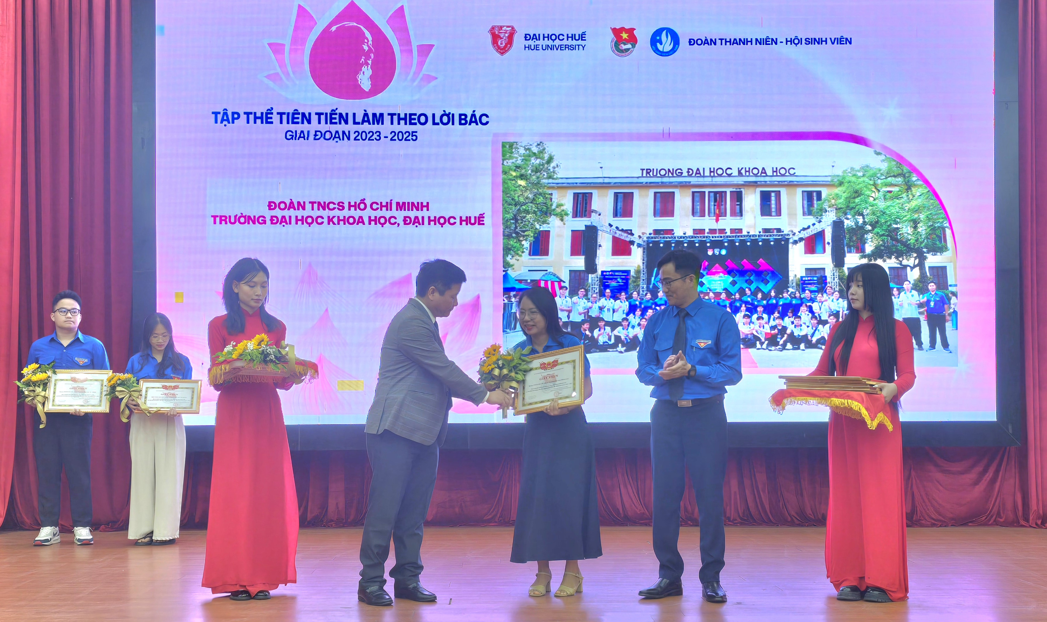 Đại học Huế Tuyên dương 9 tập thể, 30 cá nhân điển hình tiên tiến làm theo lời Bác