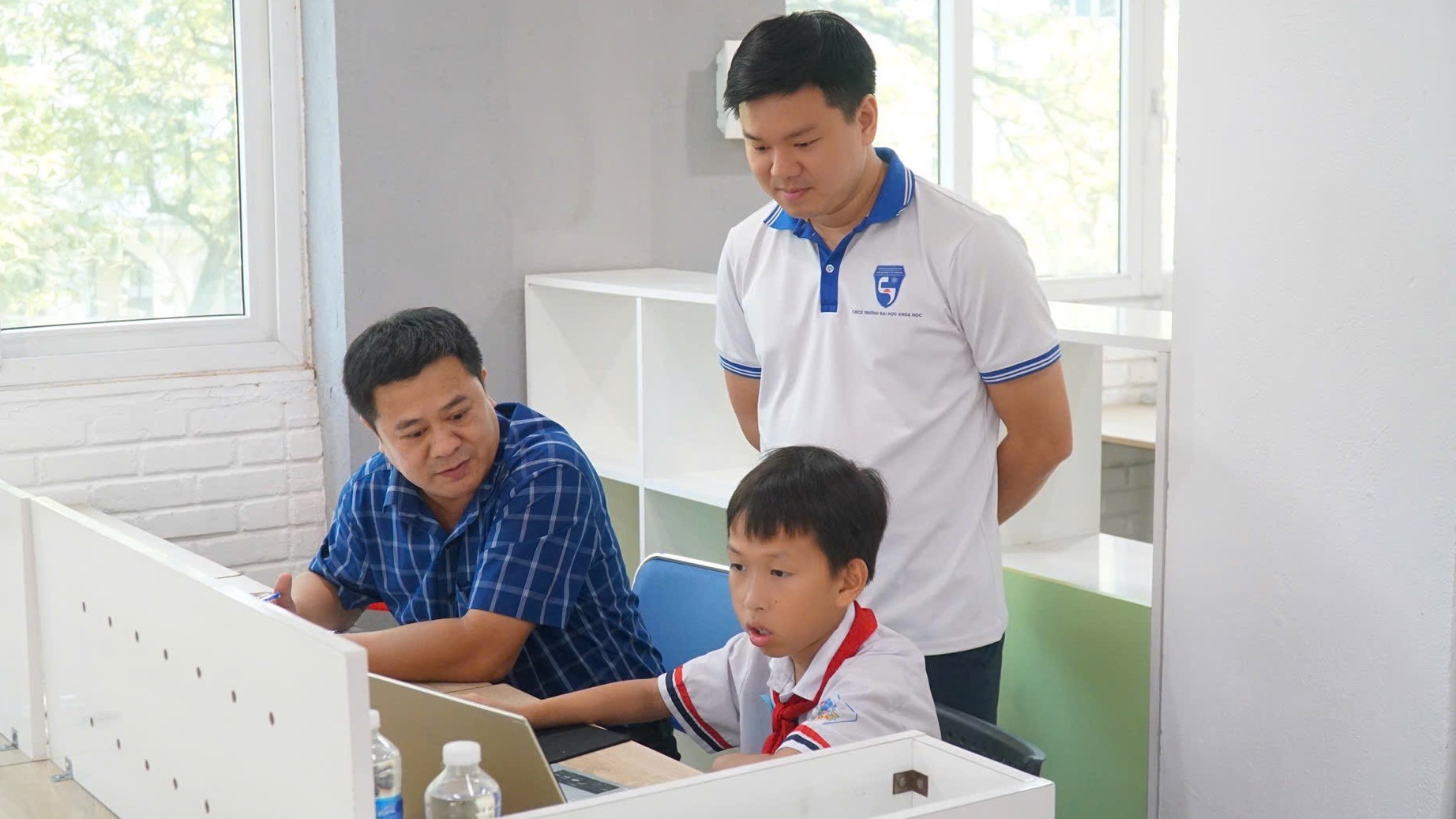 Hơn 160 thí sinh tranh tài tại Hội thi Tin học trẻ