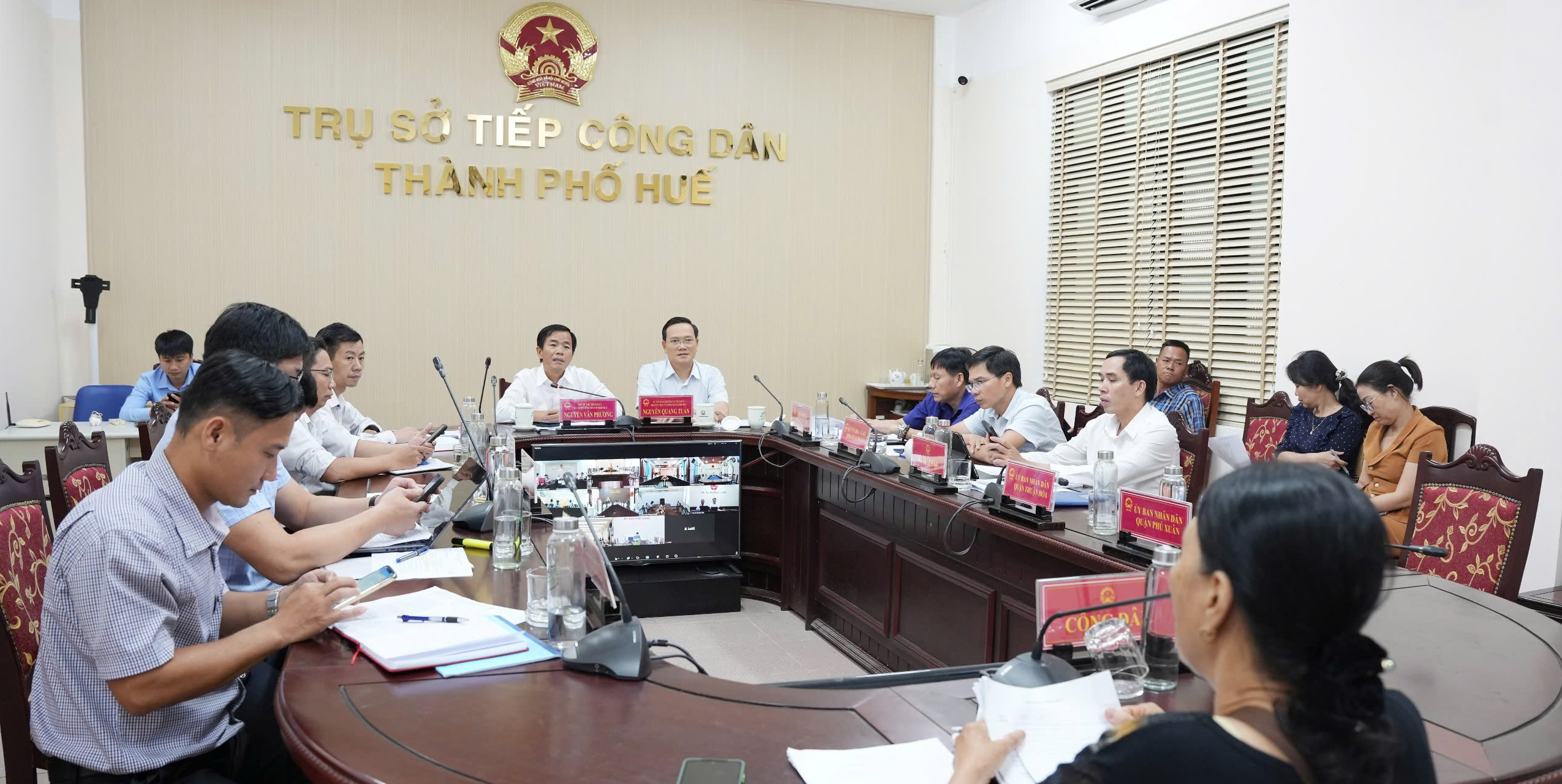 Lãnh đạo thành phố tiếp công dân định kì tháng 5