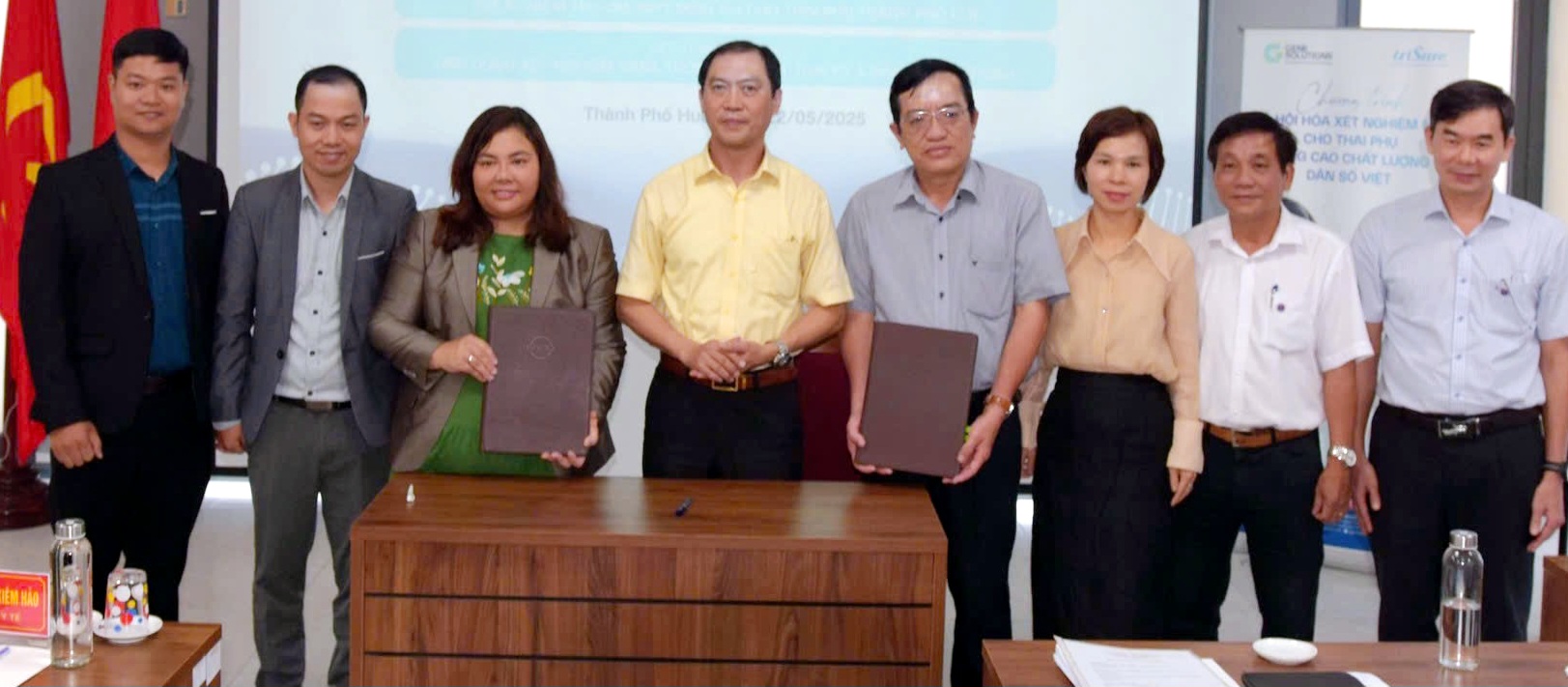 Trao tặng 50 mẫu xét nghiệm TRISURE-NIPT miễn phí cho thai phụ