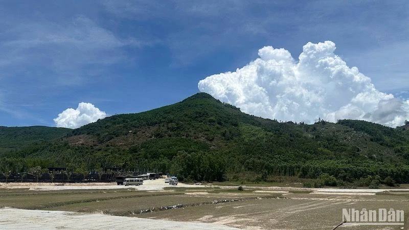 Trang trọng chuẩn bị nơi an nghỉ của nguyên Chủ tịch nước Trần Đức Lương tại Quảng Ngãi