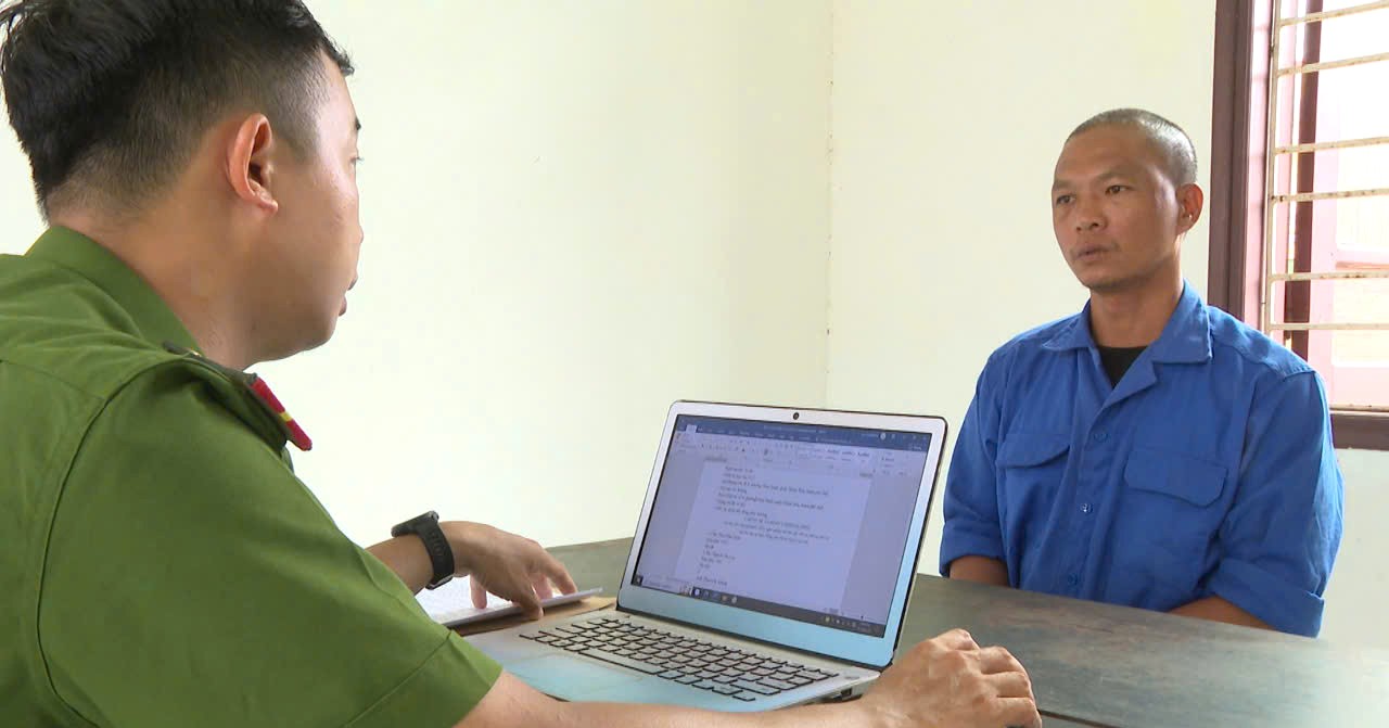 Tạm giữ hình sự đối tượng cố ý làm hư hỏng “Ngai vua Triều Nguyễn”