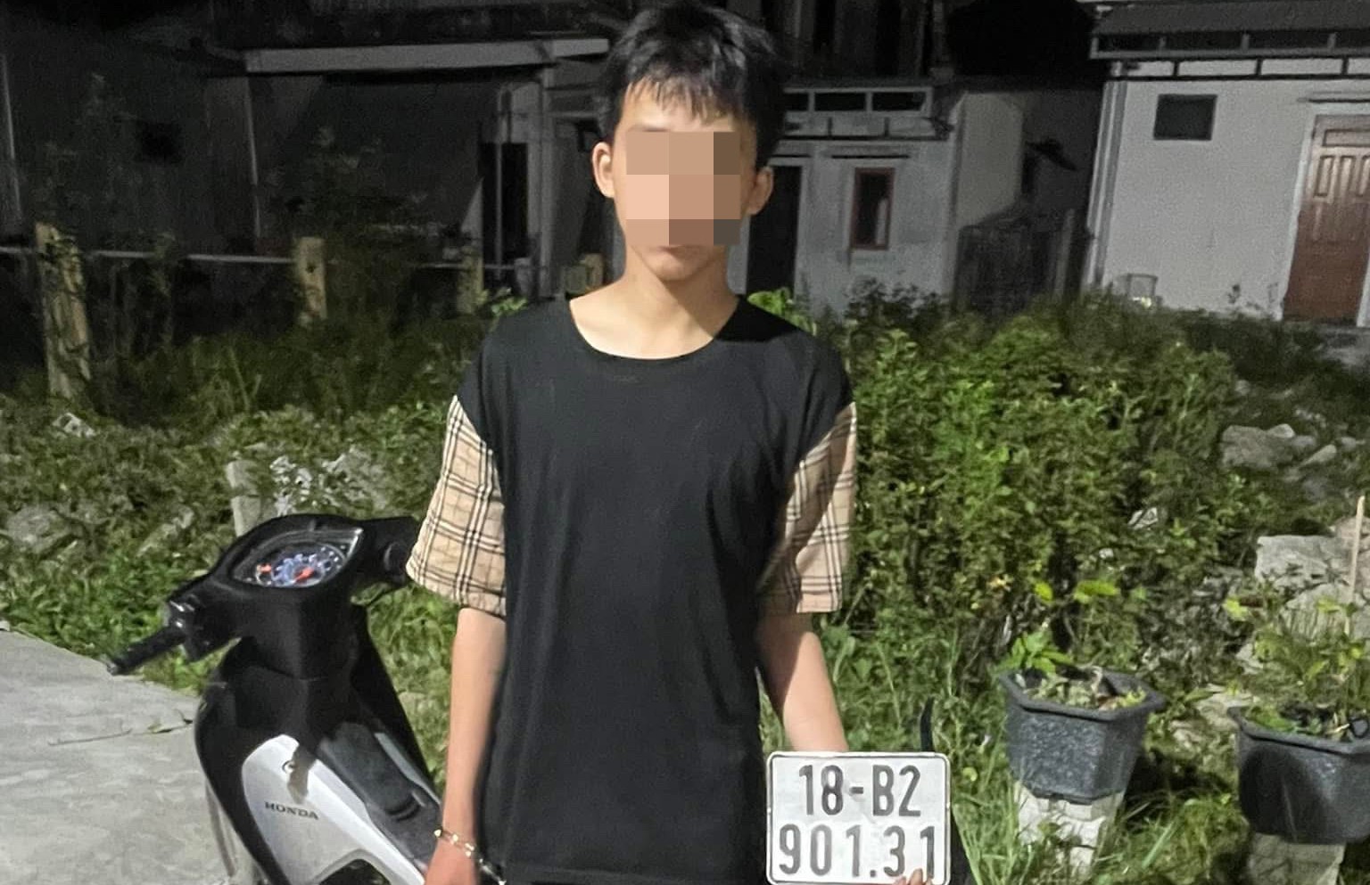 Ba thiếu niên liên tiếp trộm xe máy bị bắt giữ