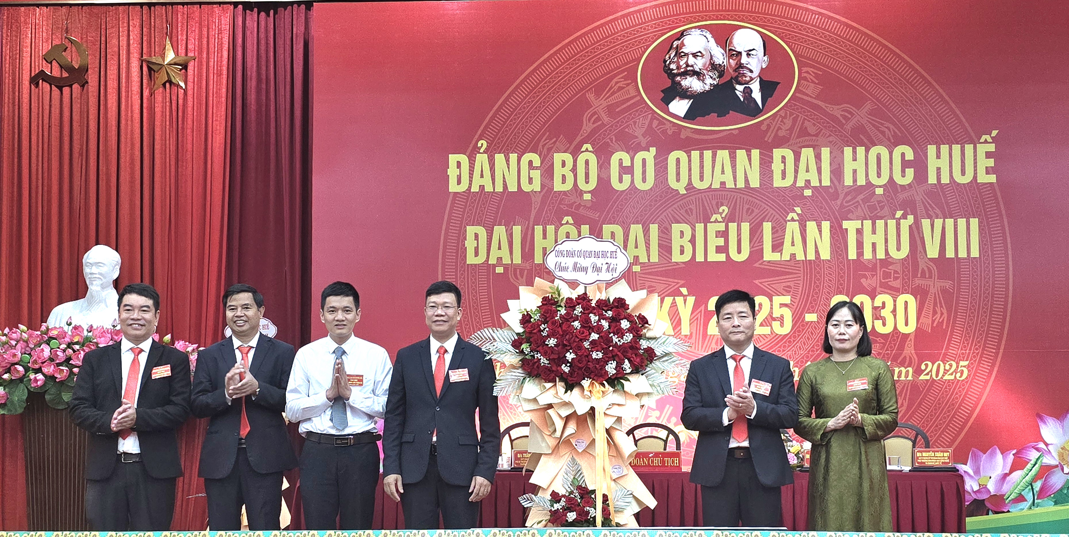 Xây dựng và phát triển Đại học Huế thành Đại học Quốc gia