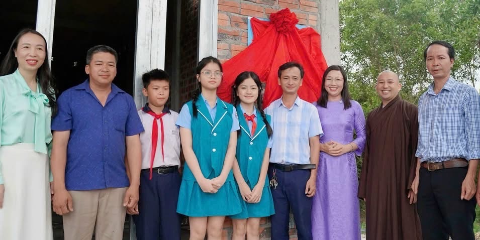 Khánh thành ngôi nhà khăn quàng đỏ cho học sinh ở xã Quảng Thái