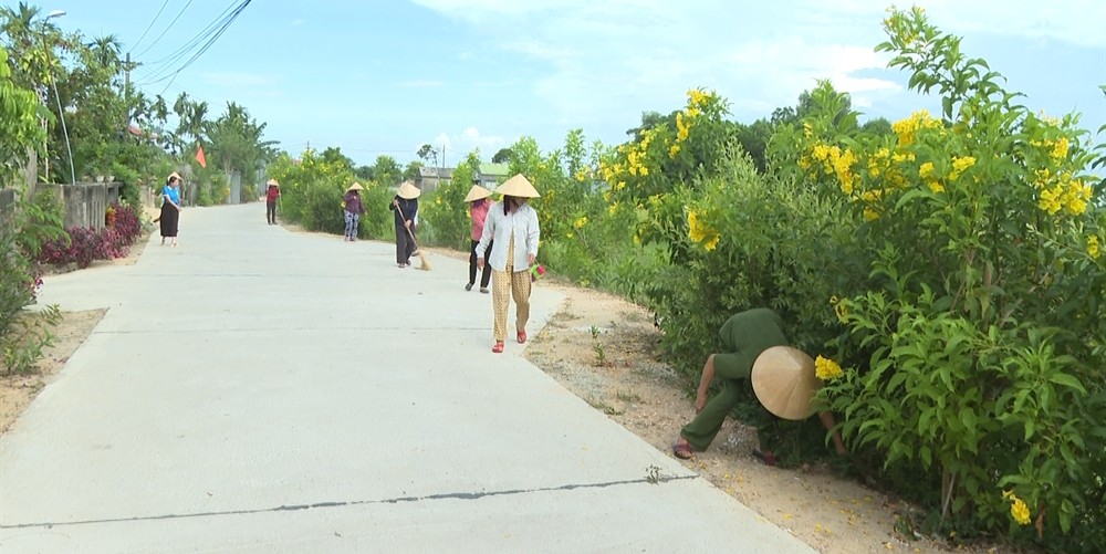 Tuyên dương tuyến đường nông thôn mới kiểu mẫu