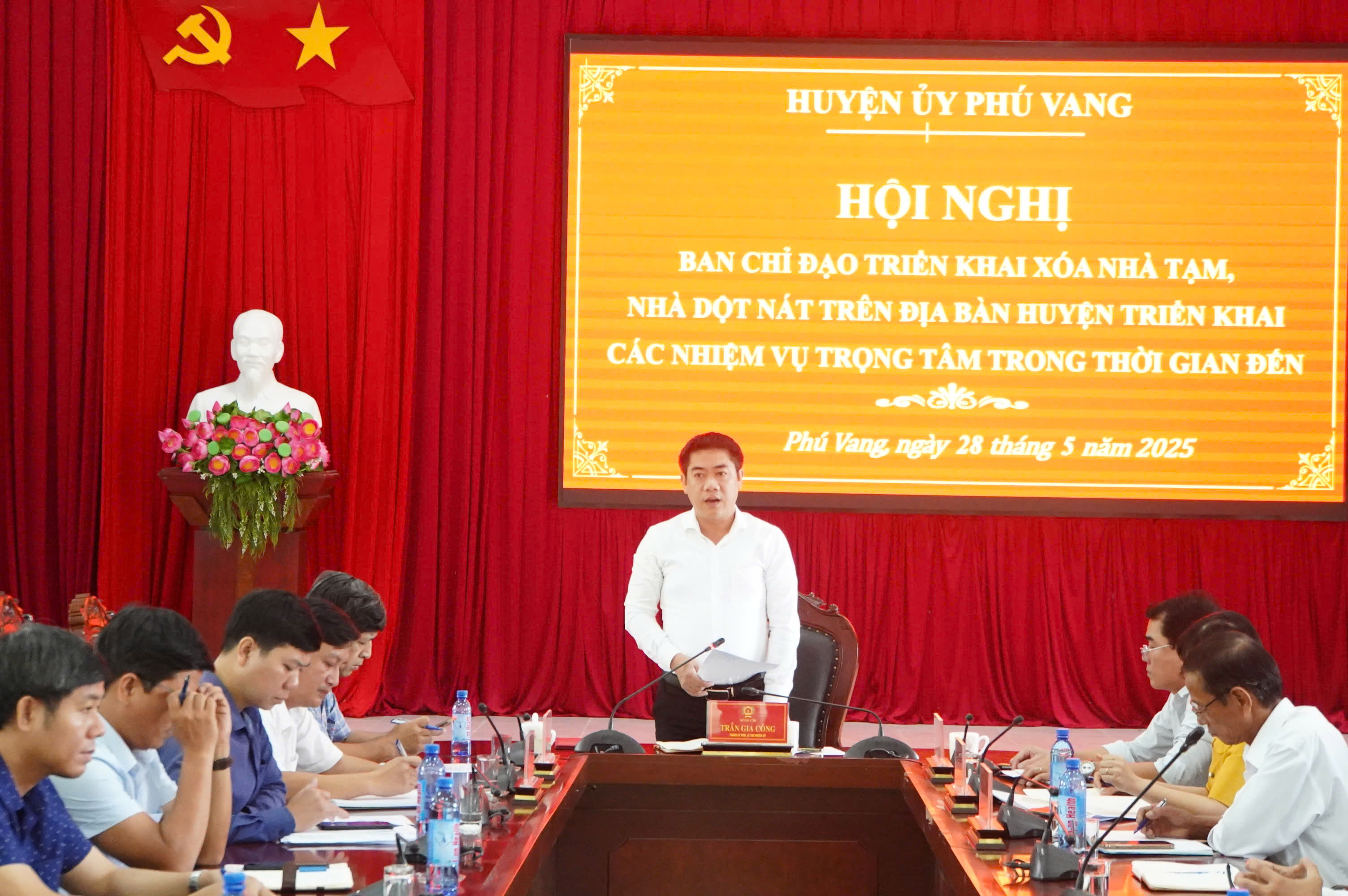 Phú Vang phấn đấu hoàn thành xóa nhà tạm, nhà dột nát trước ngày 15 6