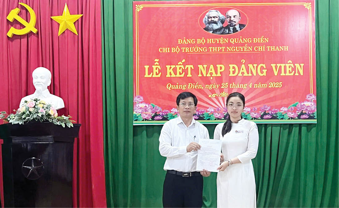 Trường THPT Nguyễn Chí Thanh Đột phá trong phát triển đảng viên là học sinh