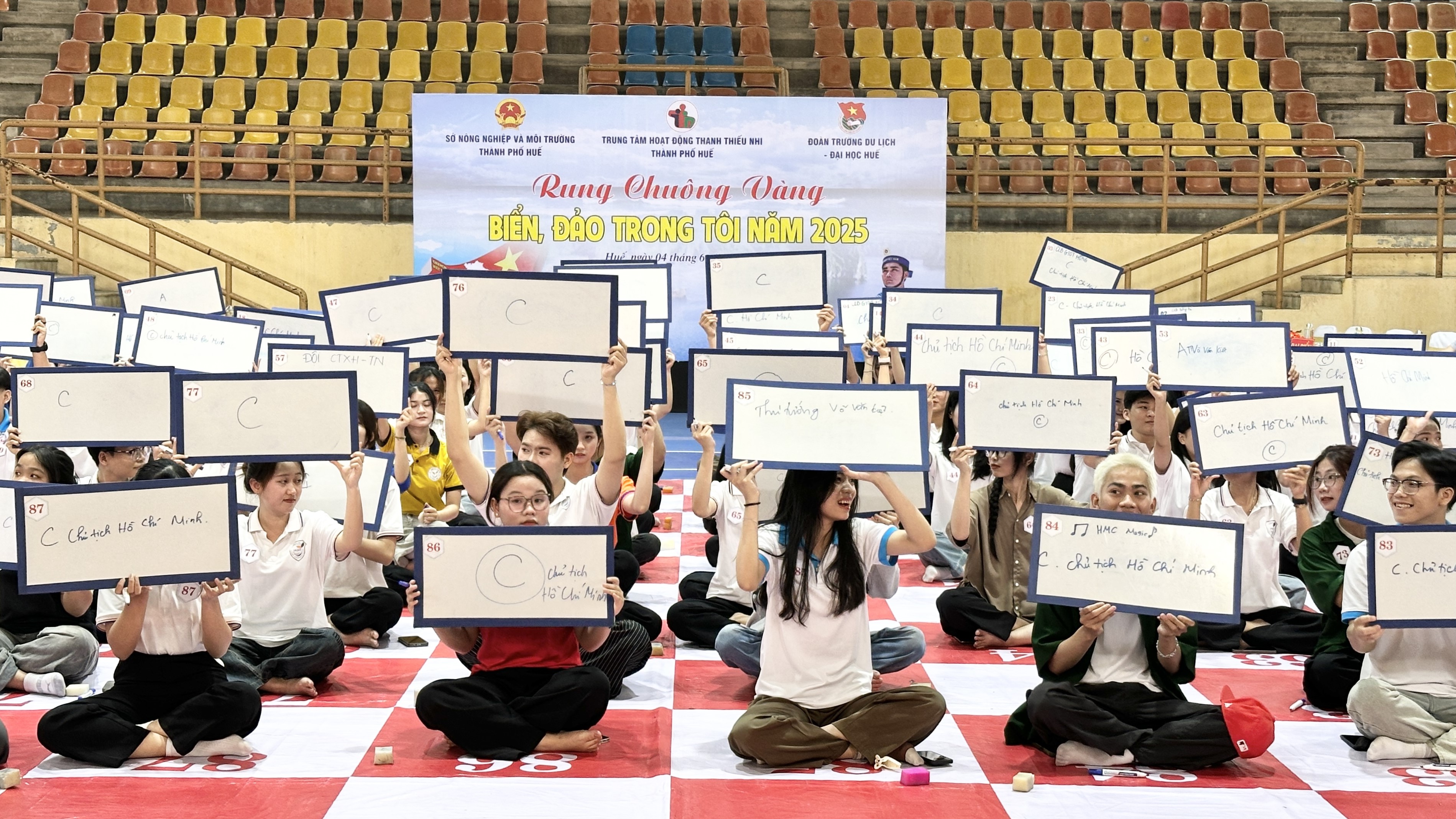 Vun đắp tình yêu biển, đảo cho thế hệ trẻ