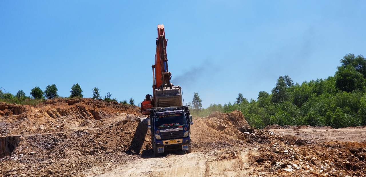 Tạm dừng phiên đấu giá quyền khai thác 2 mỏ khoáng sản