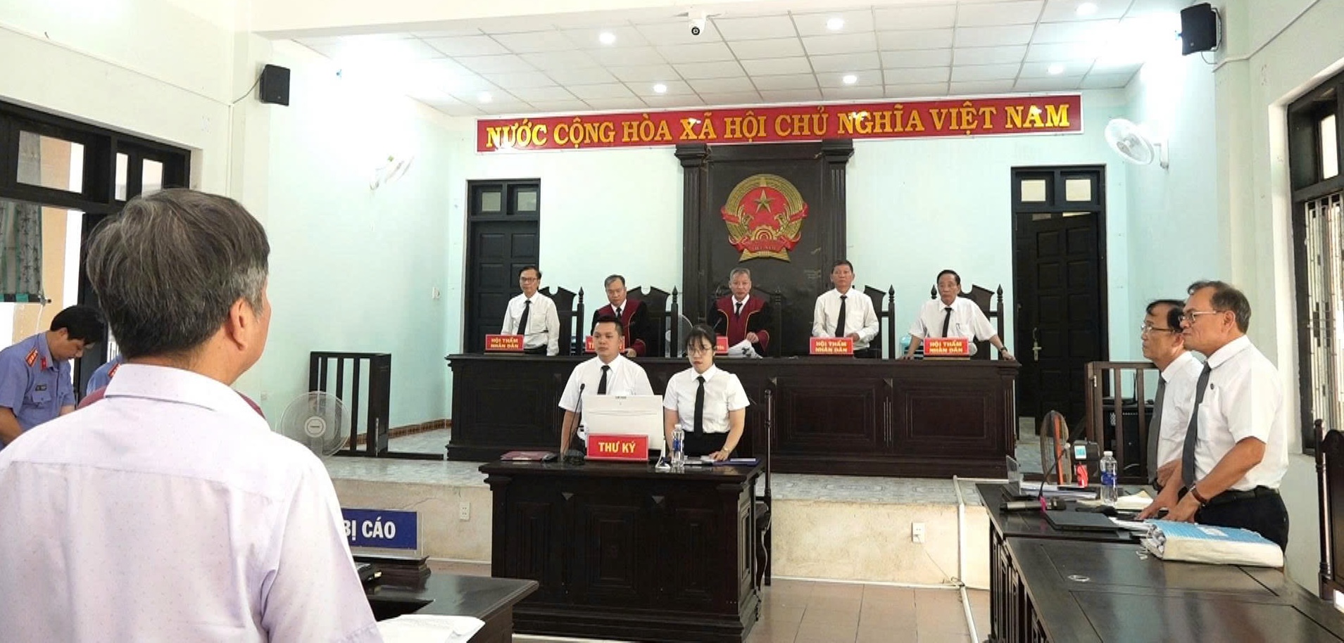 Tuyên án các bị cáo liên quan đến vụ án Trung tâm Đăng kiểm xe cơ giới TP Huế