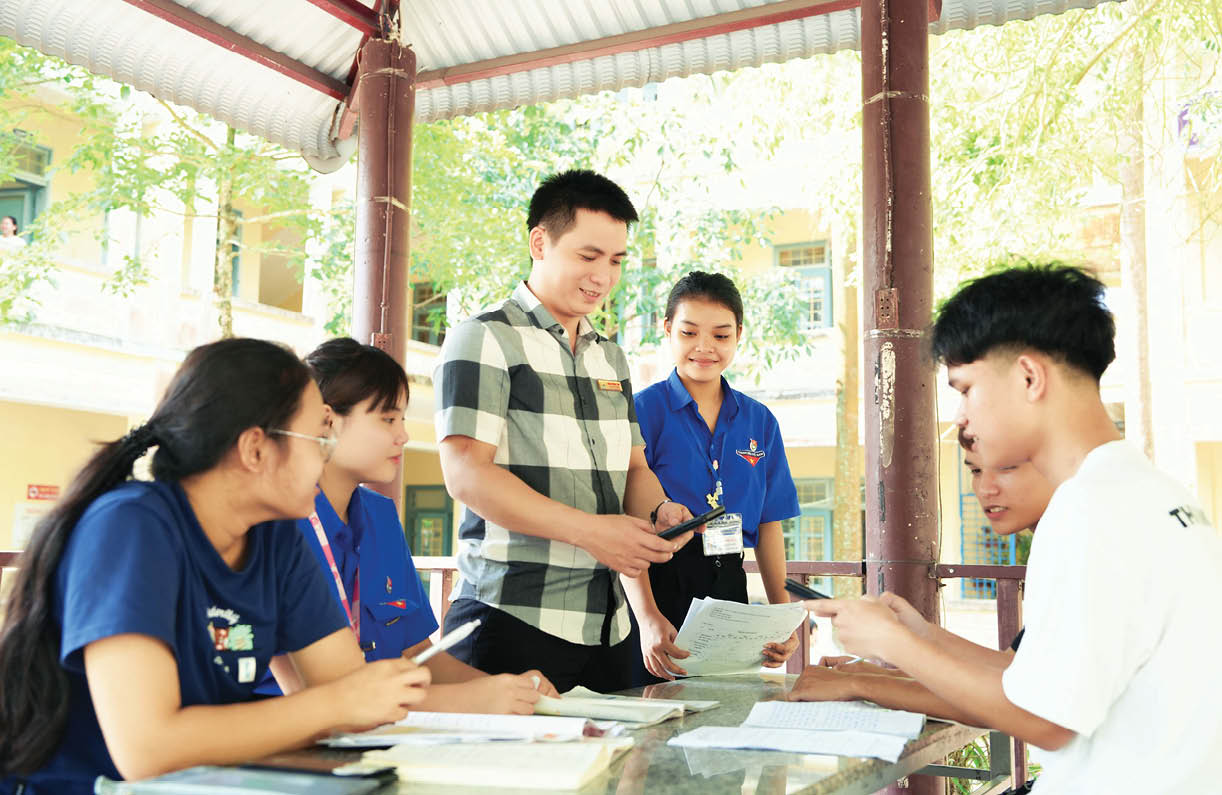 Nguyệt Quế Đỏ và Olympia RĐ