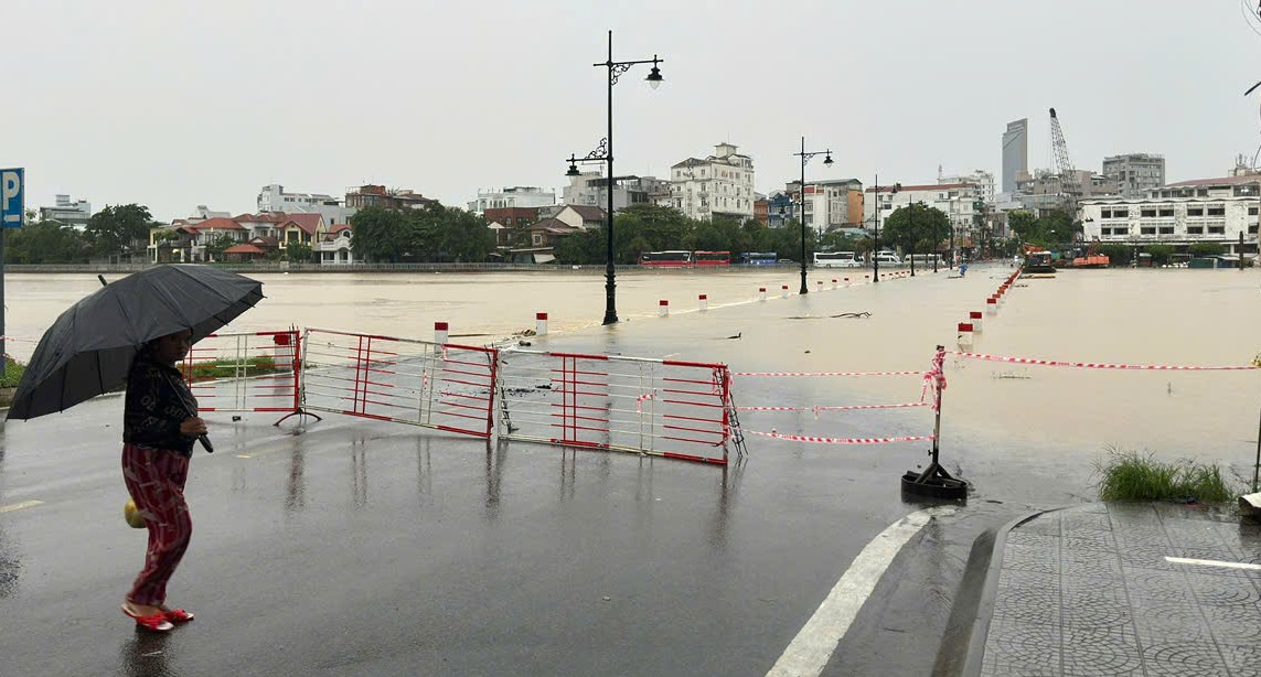 Vùng hạ du thấp trũng ngập nặng do mưa lũ