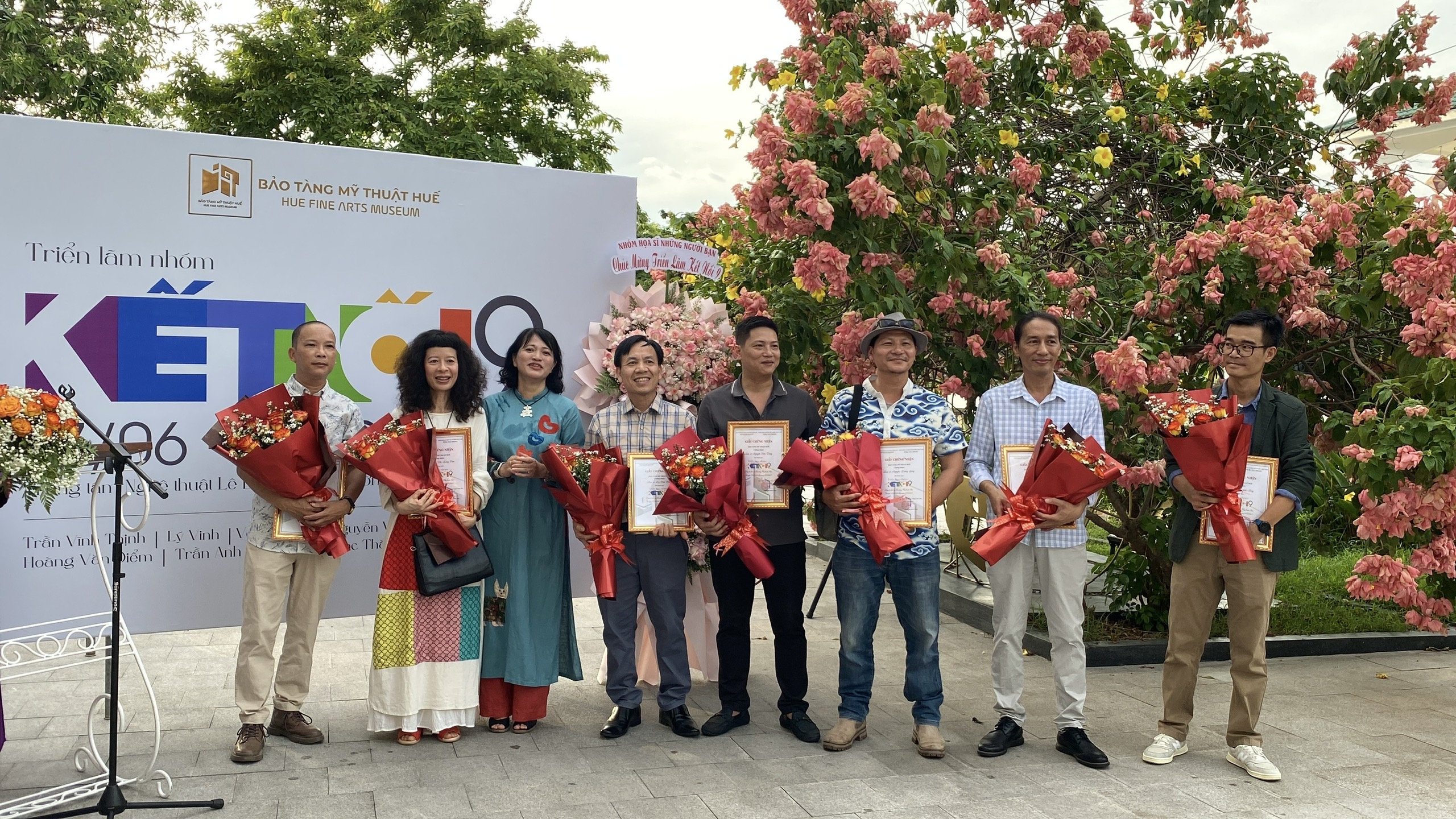 Vẻ đẹp quê hương qua triển lãm Kết nối 9