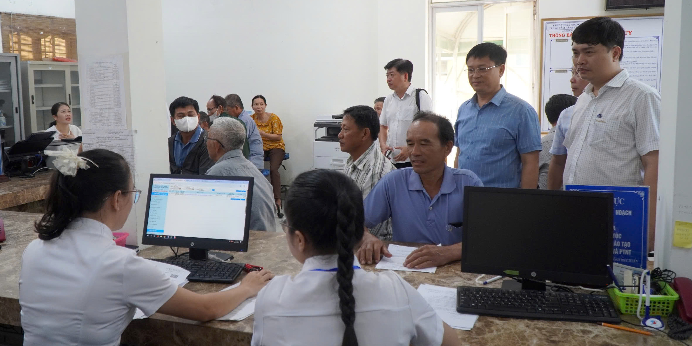 Kiểm tra công tác chuẩn bị vận hành mô hình chính quyền địa phương hai cấp tại Phong Điền