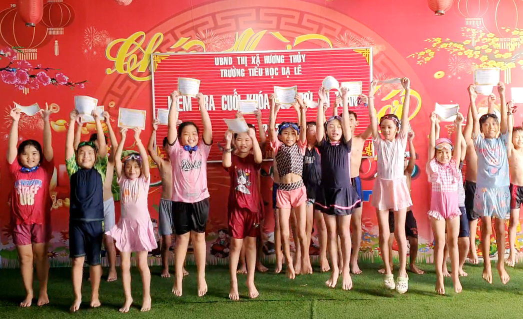 Sân chơi vui - khỏe tại Trường Tiểu học Dạ Lê