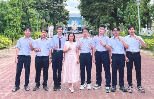 Học sinh Quốc Học - Huế giành giải Nhất khu vực miền Trung tại Hội thi tin học trẻ toàn quốc