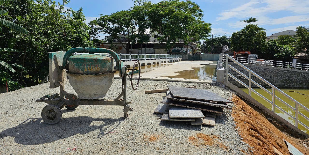 Phấn đấu hoàn thành cầu Vạn Xuân trước ngày 2 9