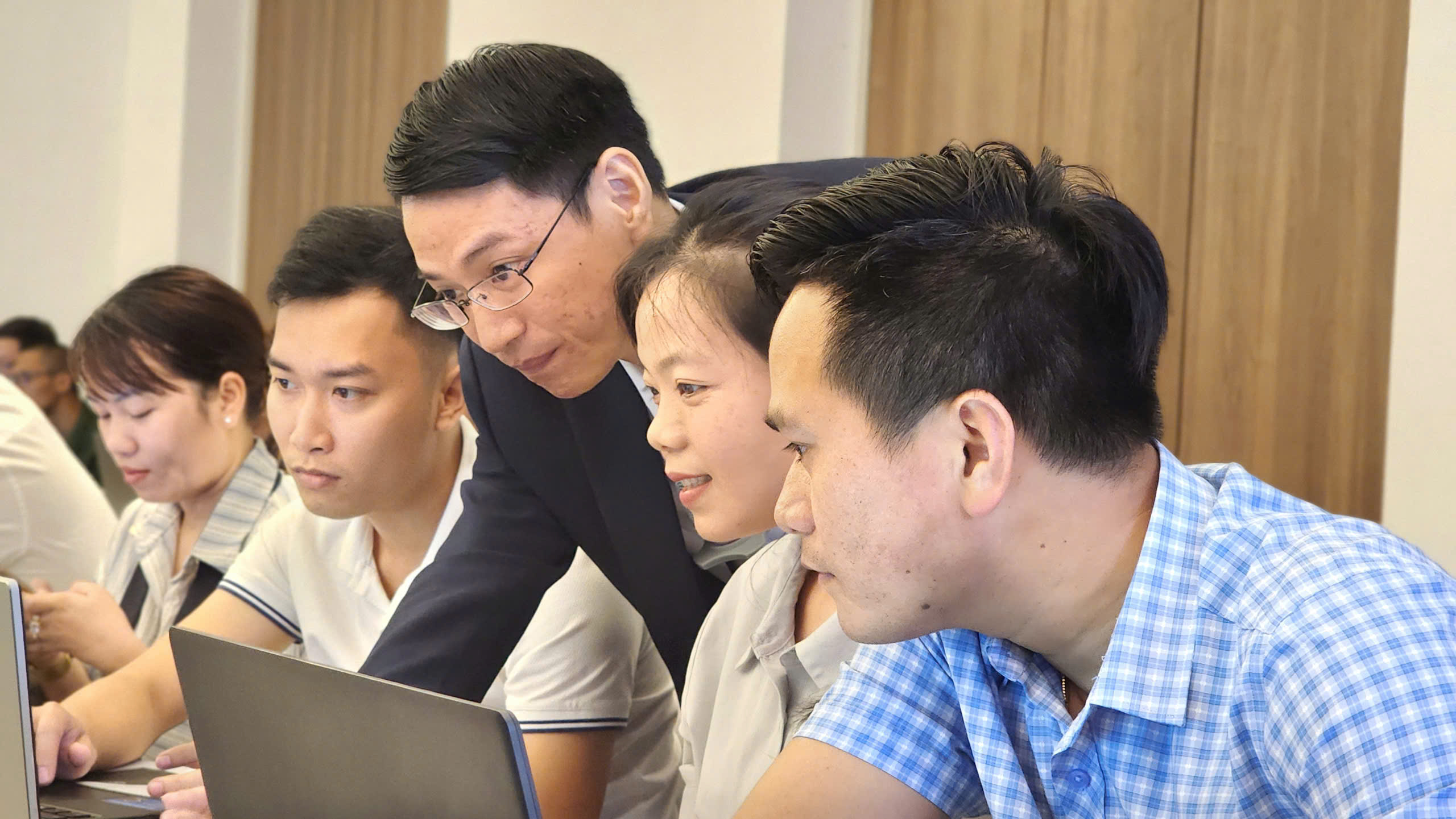 Cùng doanh nghiệp ứng dụng AI hiệu quả