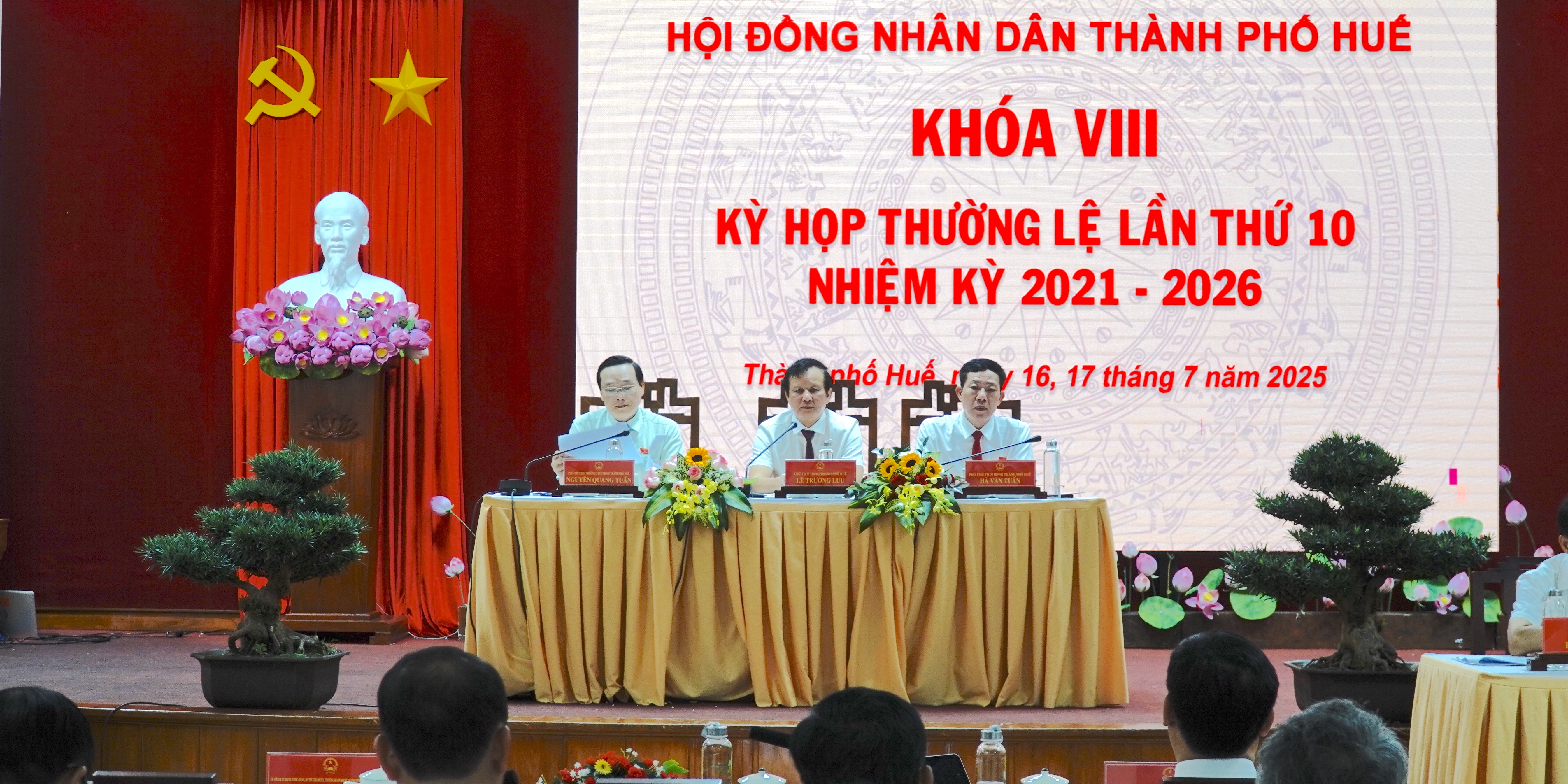 Hội đồng Nhân dân thành phố chất vấn nhiều vấn đề nóng