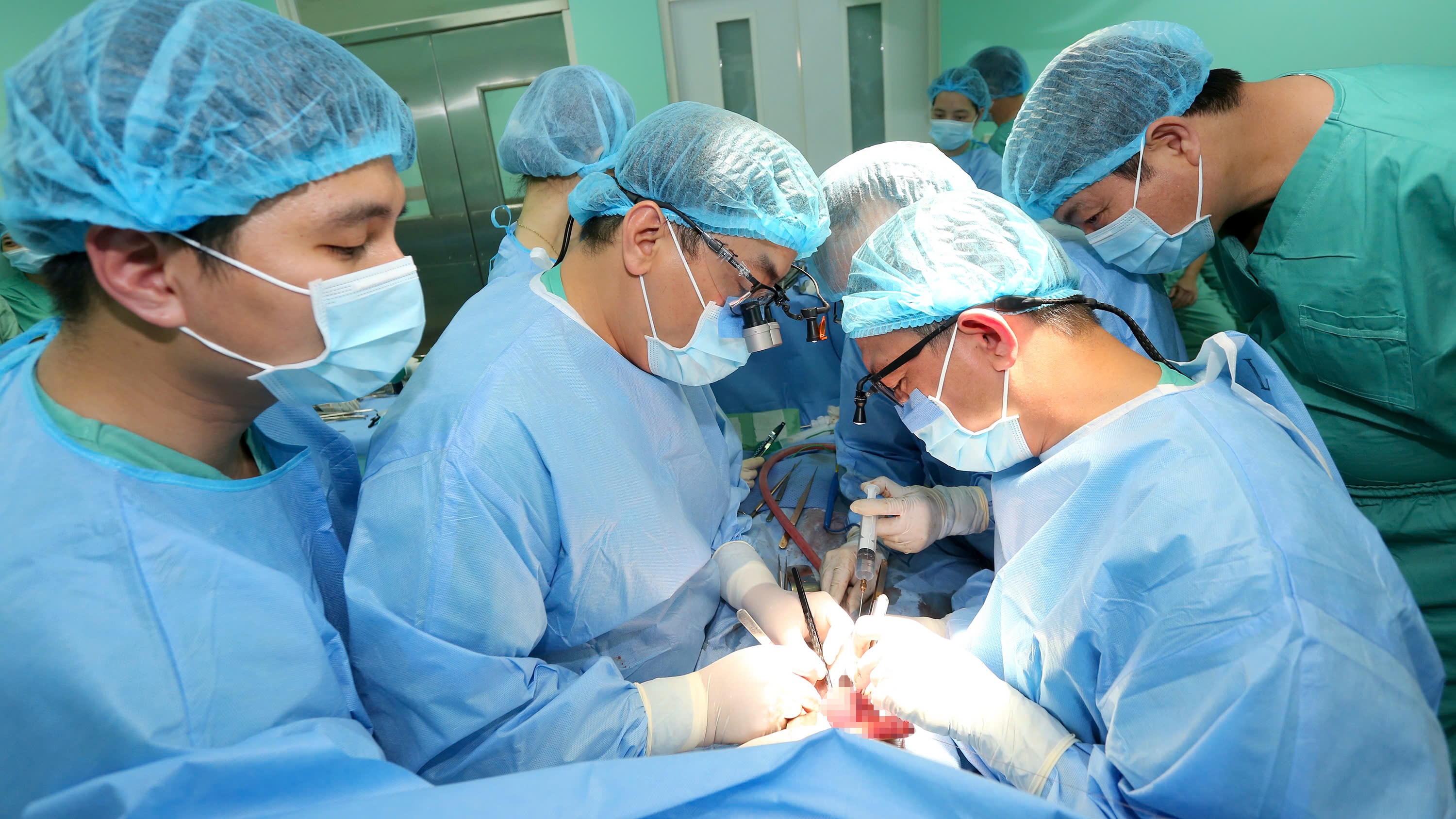 Đẩy mạnh chuyển đổi số, nâng cao chất lượng khám chữa bệnh