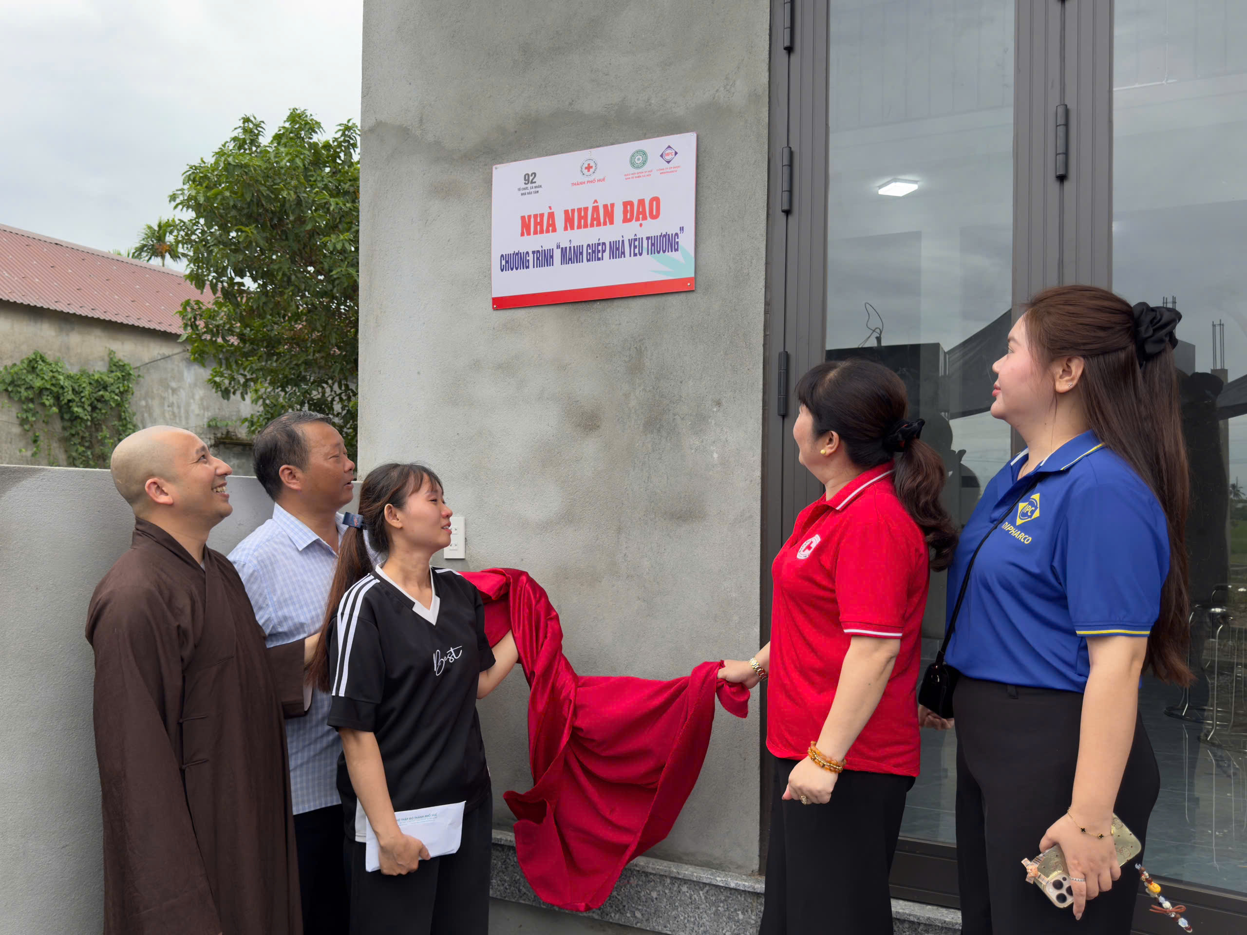 Trao mái ấm từ những “mảnh ghép yêu thương”