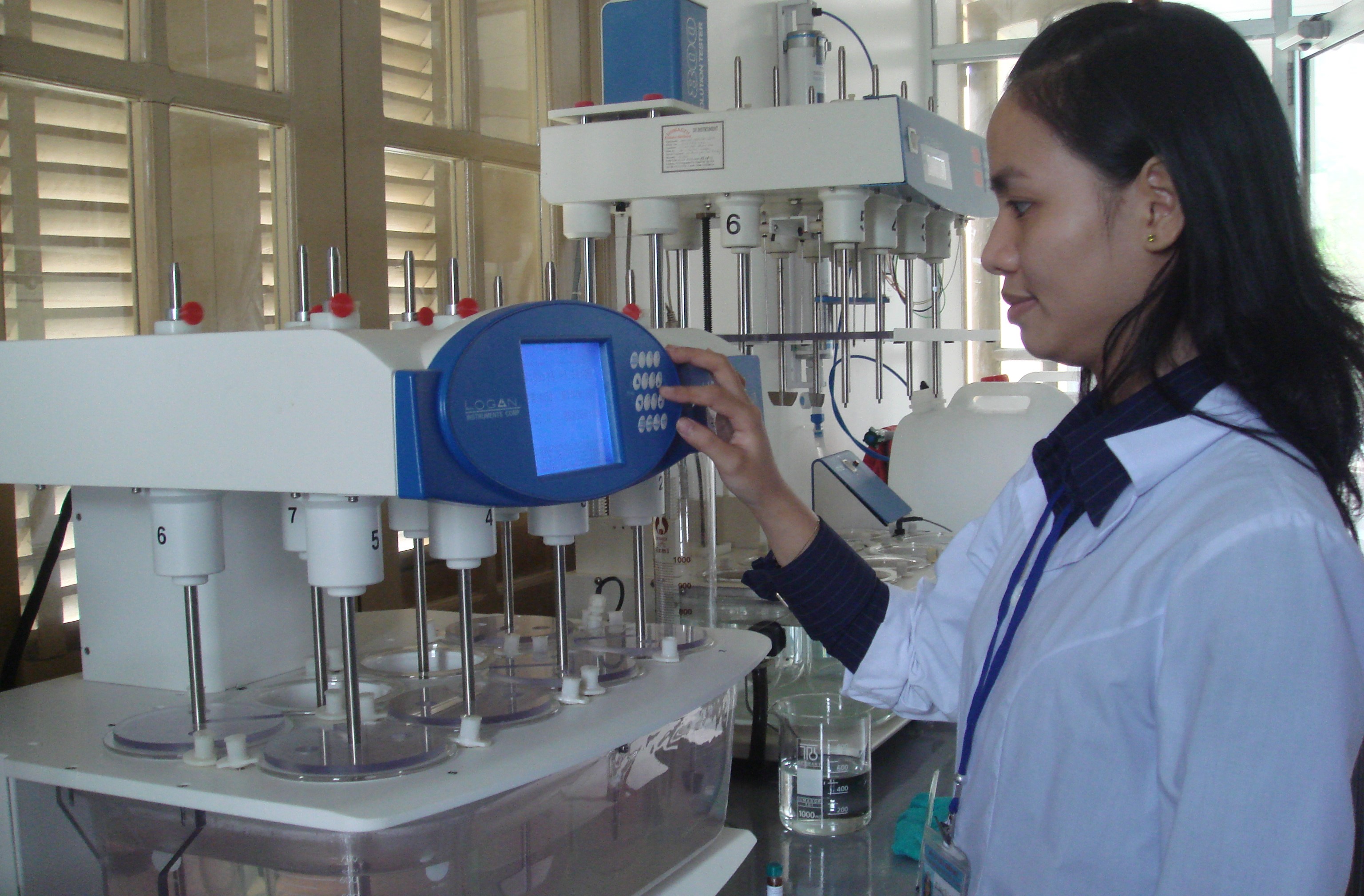 Hàng giả Từ “chống” đến “dọn sạch”