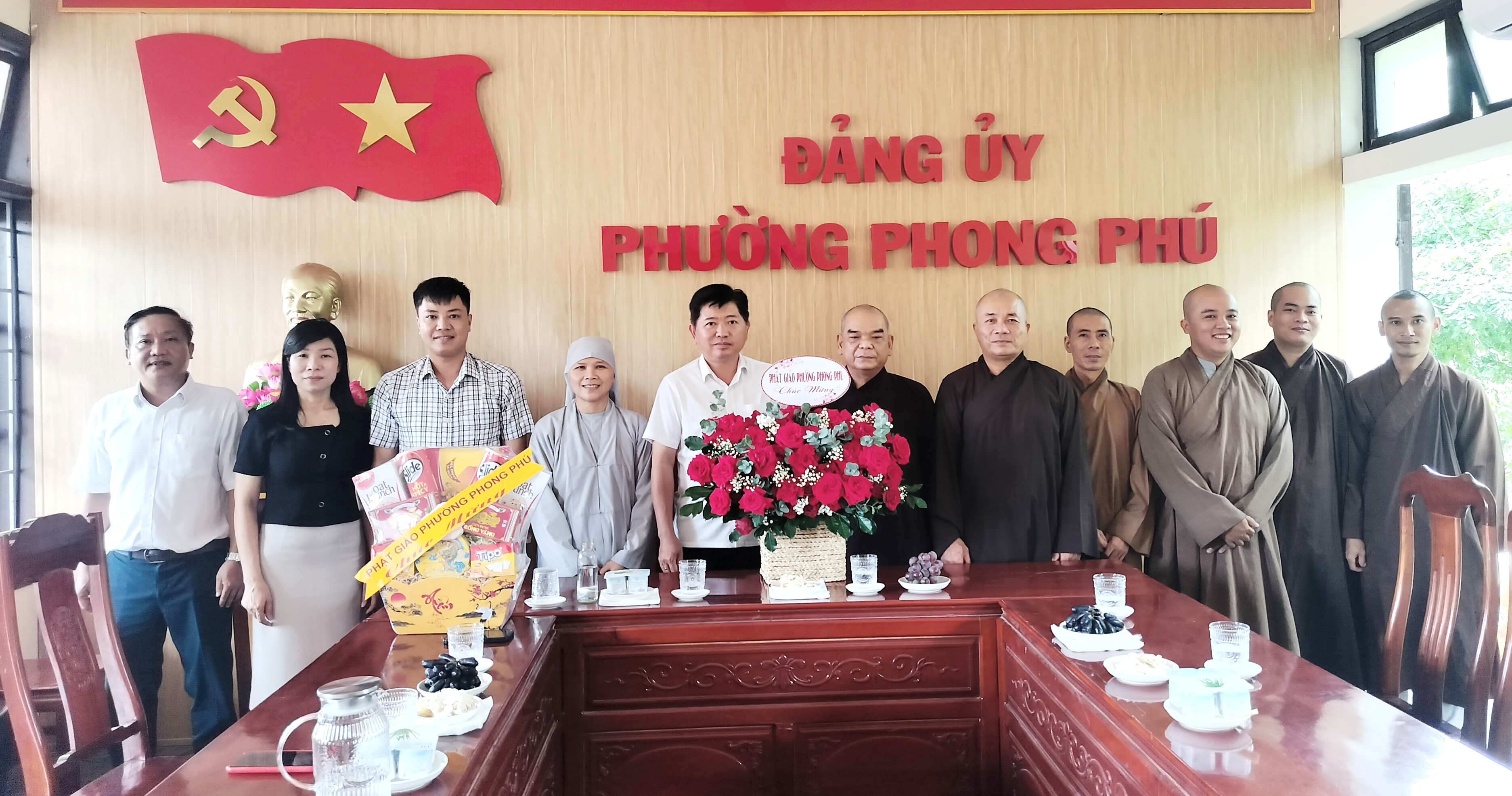 Giáo hội Phật giáo Việt Nam thành phố Huế thăm phường Phong Phú mới