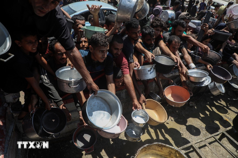 Israel mở hành lang sống cho đoàn xe chuyển viện trợ đến Gaza