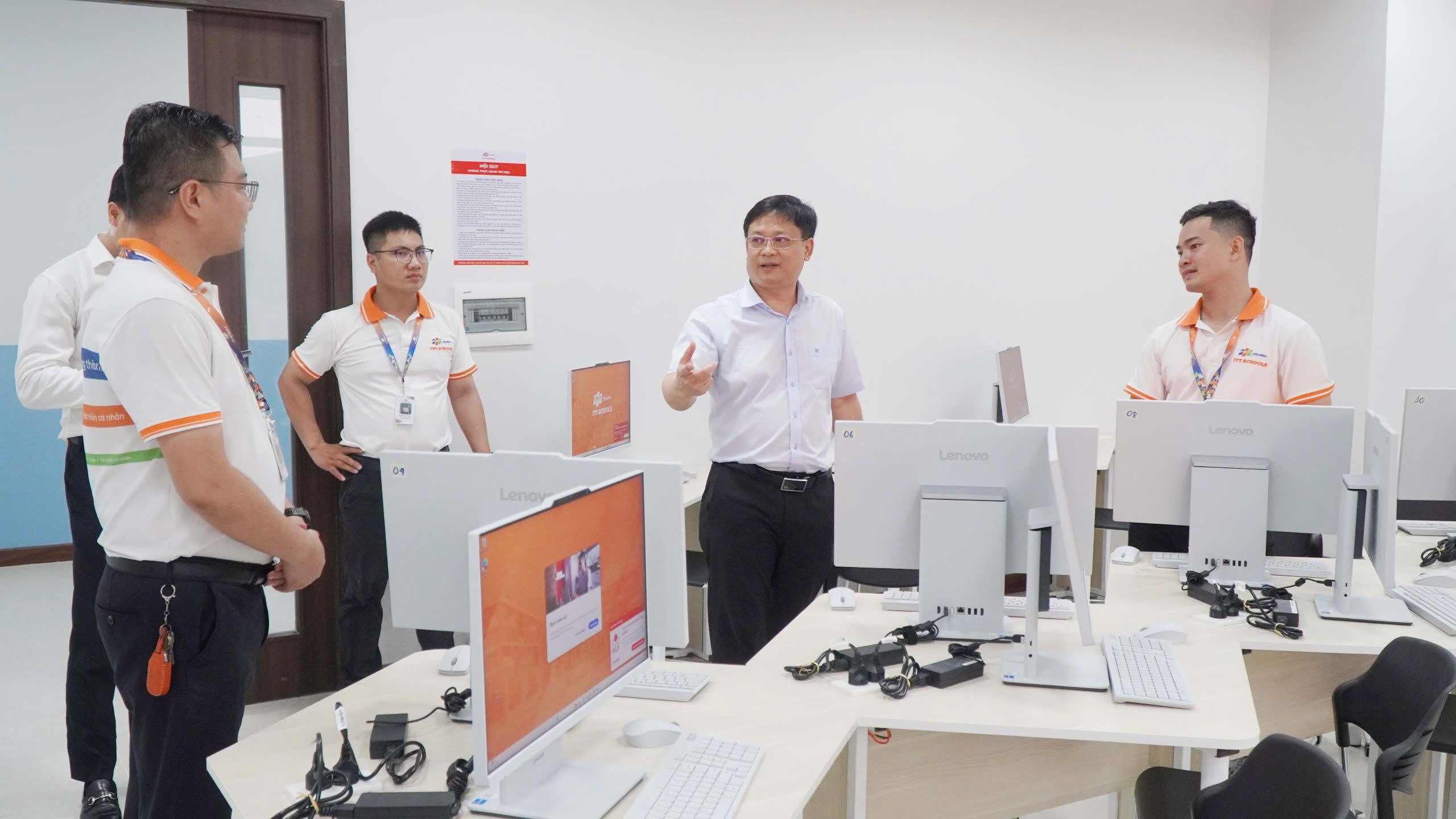 Phó Chủ tịch Thường trực UBND TP Huế Nguyễn Thanh Bình kiểm tra tiến độ dự án Tổ hợp Giáo dục FPT