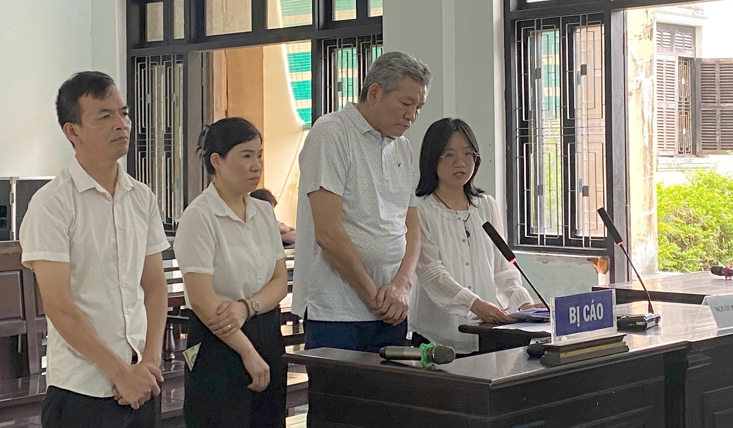 Xét​ xử nhóm đối tượng hàng bán tồn​ trái phép từ Công ty Takson Huế