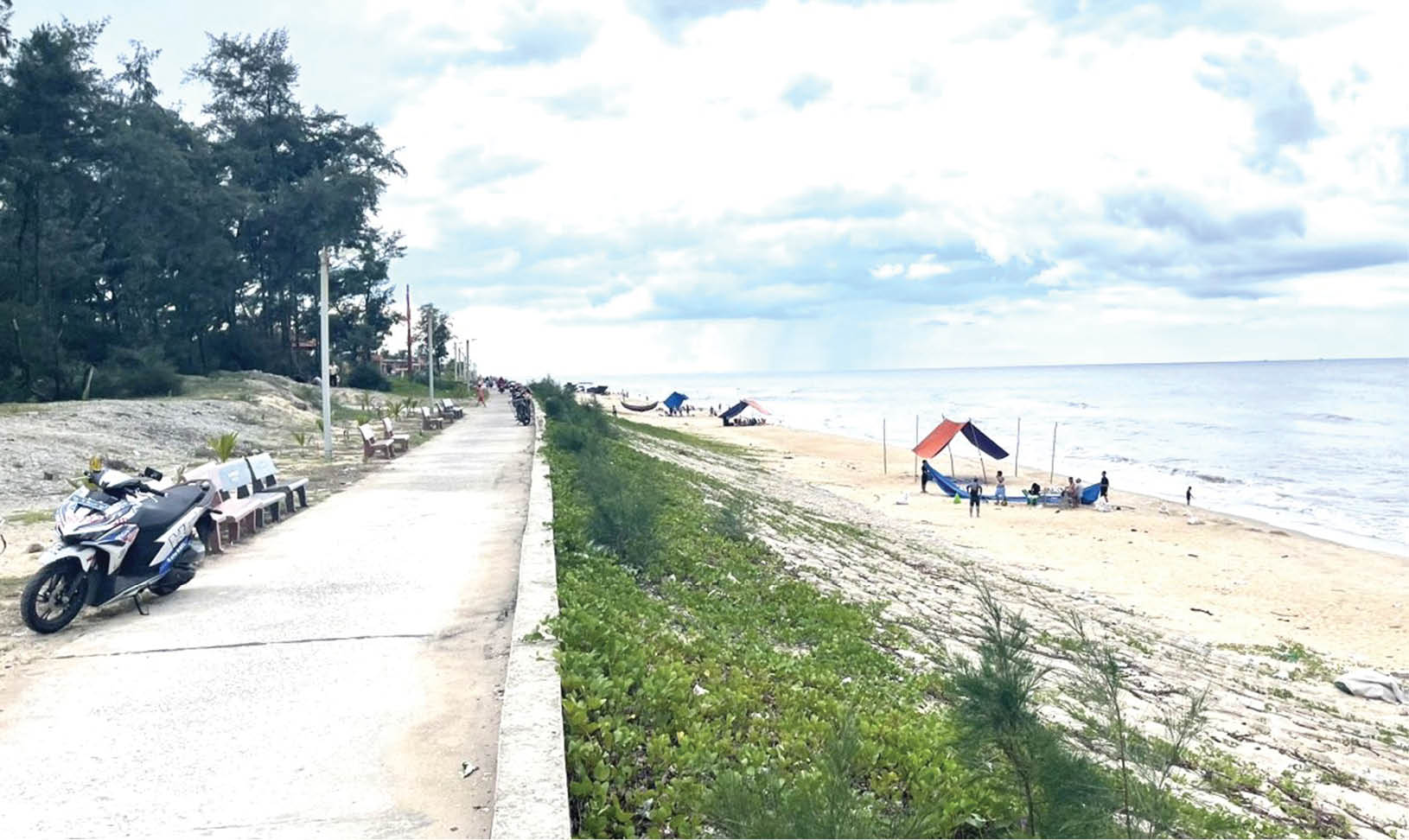 Ưu tiên xử lý khẩn cấp sạt lở bờ biển