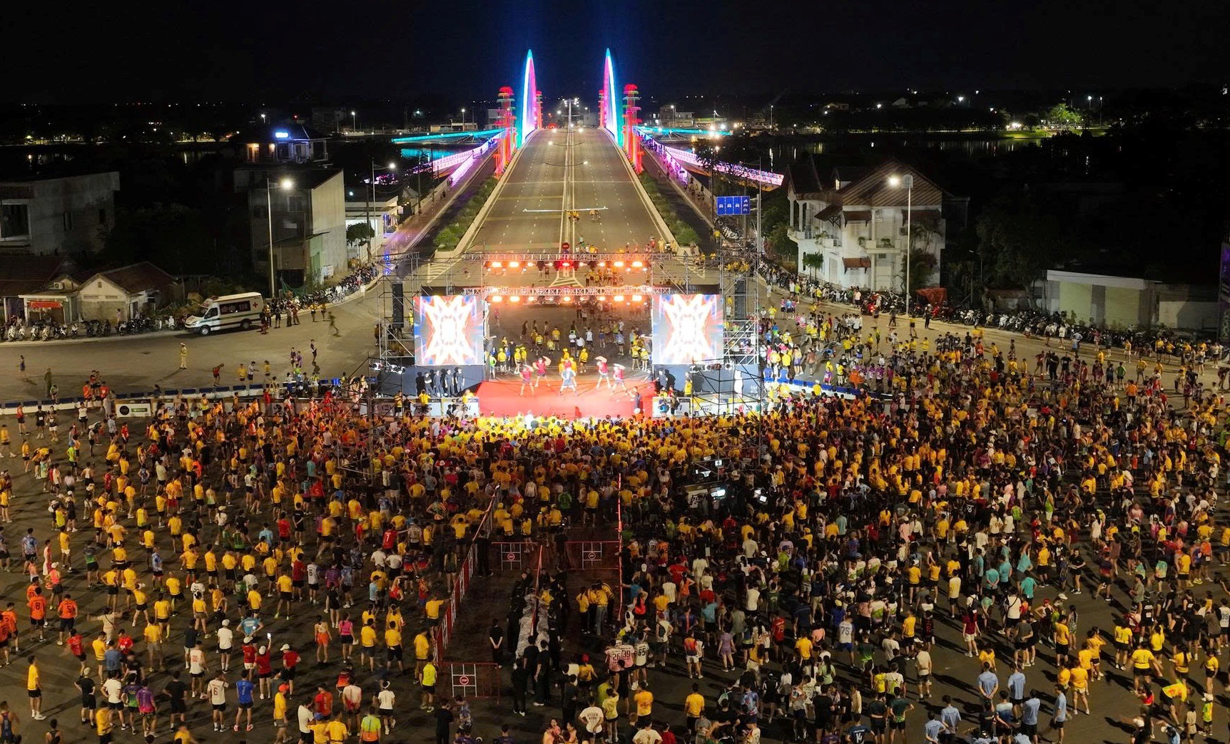 Hơn 4 000 runners tham gia Hueba Jogging 2025