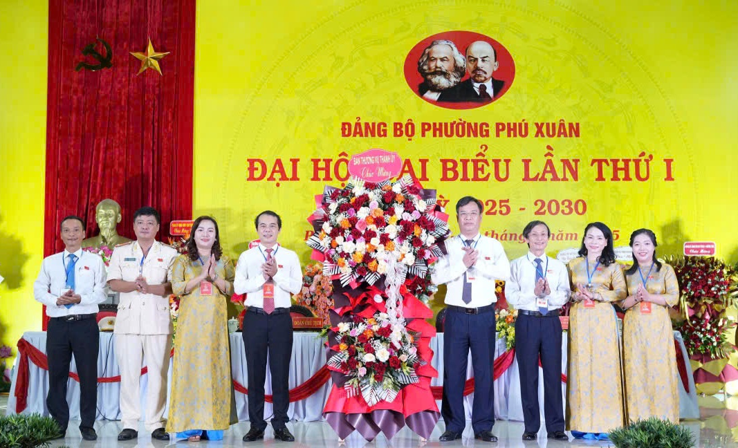Phú Xuân, Phú Vang và Kim Trà tổ chức Đại hội đại biểu Đảng bộ nhiệm kỳ 2025-2030