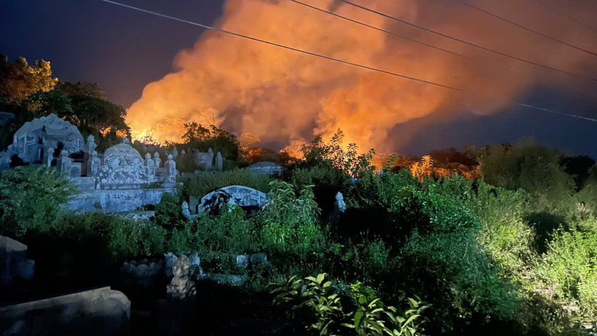 Kịp thời khống chế ngọn lửa bùng phát tại phường Thủy Xuân