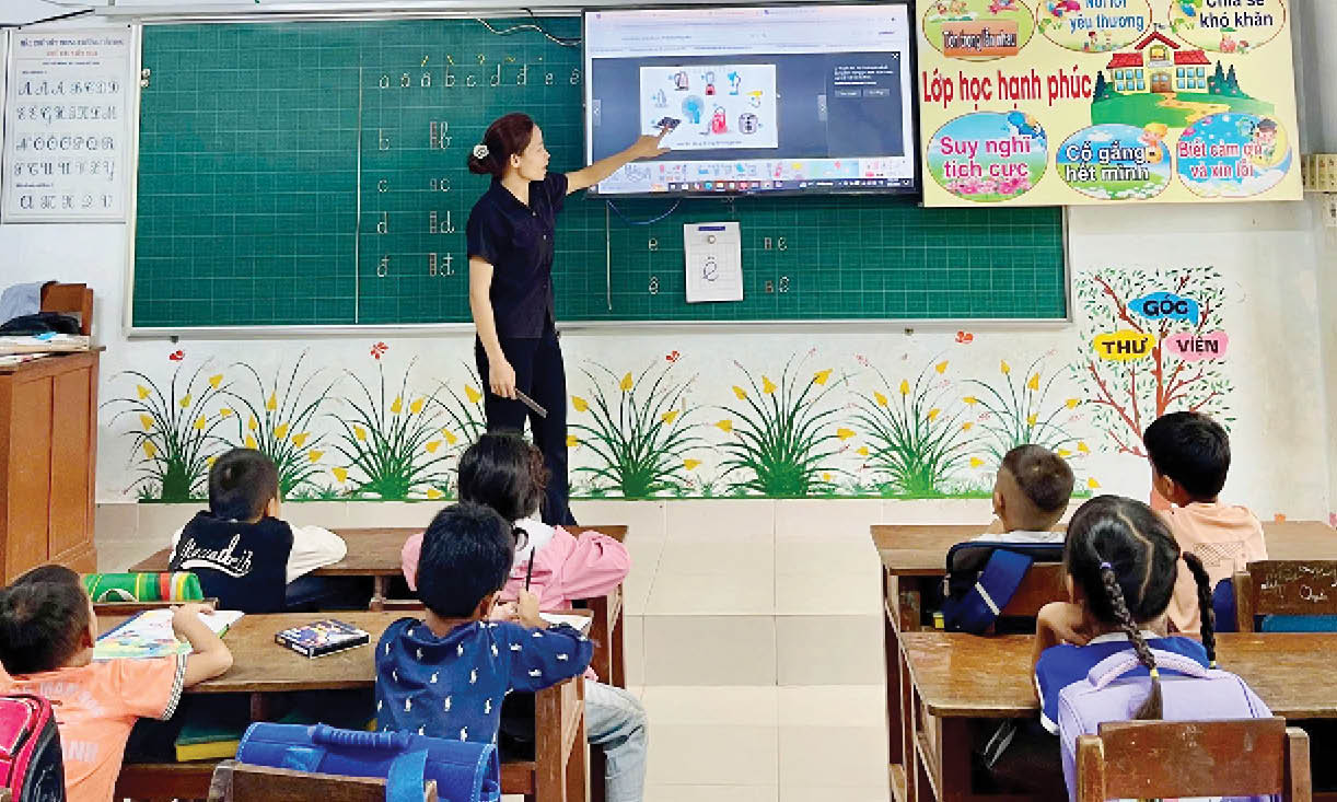 Giúp trẻ em người dân tộc thiểu số vững bước vào lớp 1