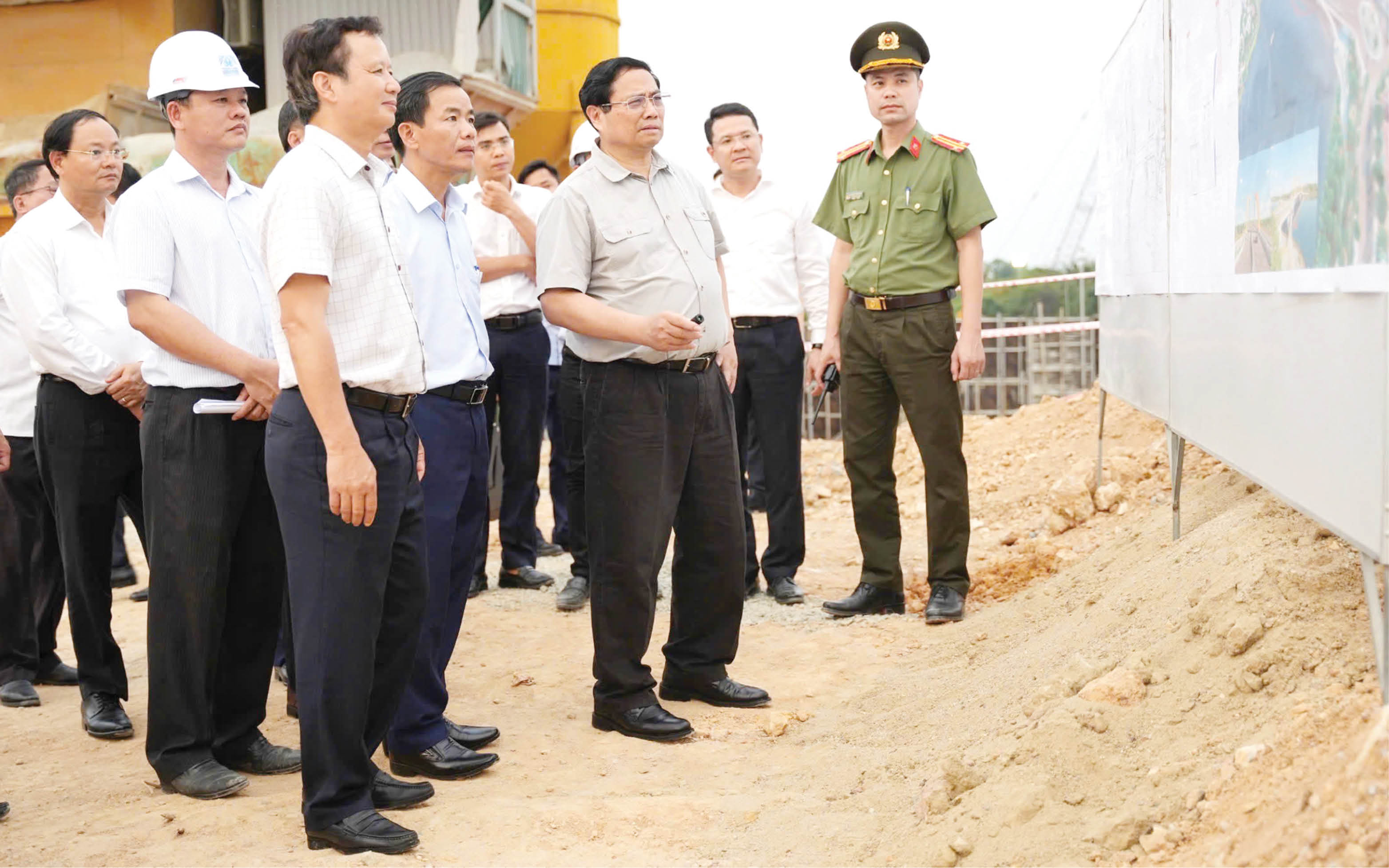 Nâng cao năng lực lãnh đạo, quyết tâm xây dựng thành phố Huế phát triển nhanh, bền vững, giàu bản sắc văn hóa