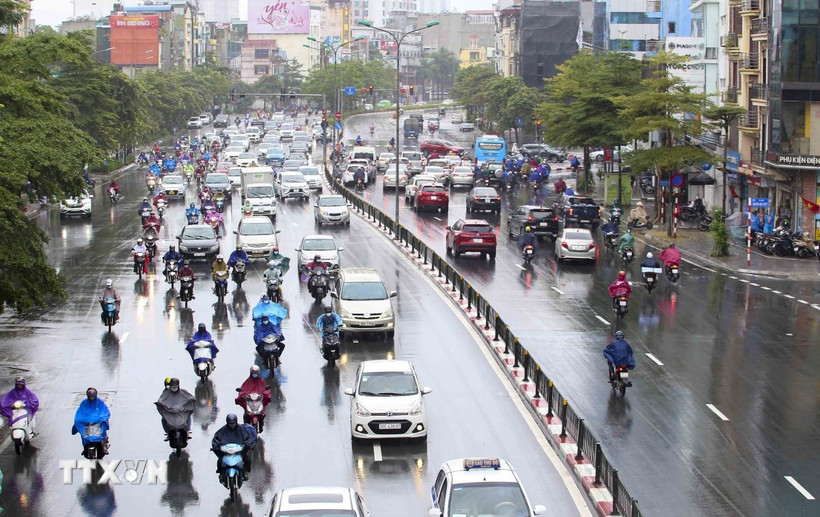 Ngày 7 8 Miền Bắc mưa dông cục bộ, miền Trung nắng nóng diện rộng