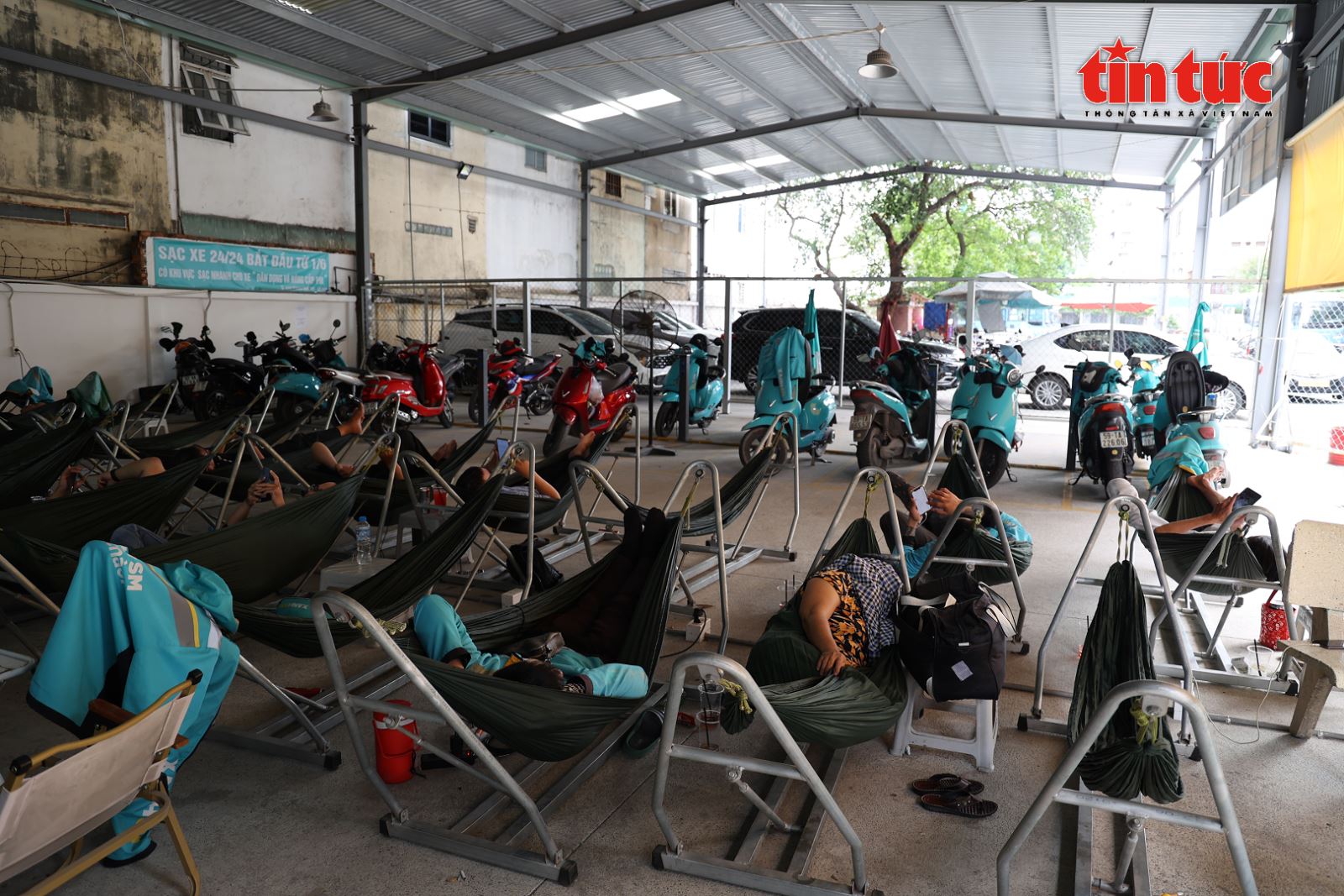 Hoàn thiện quy chuẩn quốc gia về trạm sạc xe điện