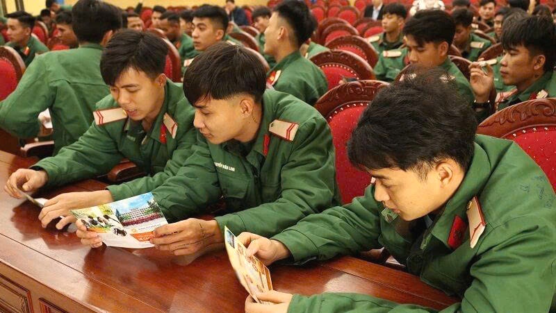 Đào tạo nghề cho thanh niên hoàn thành nghĩa vụ quân sự, công an