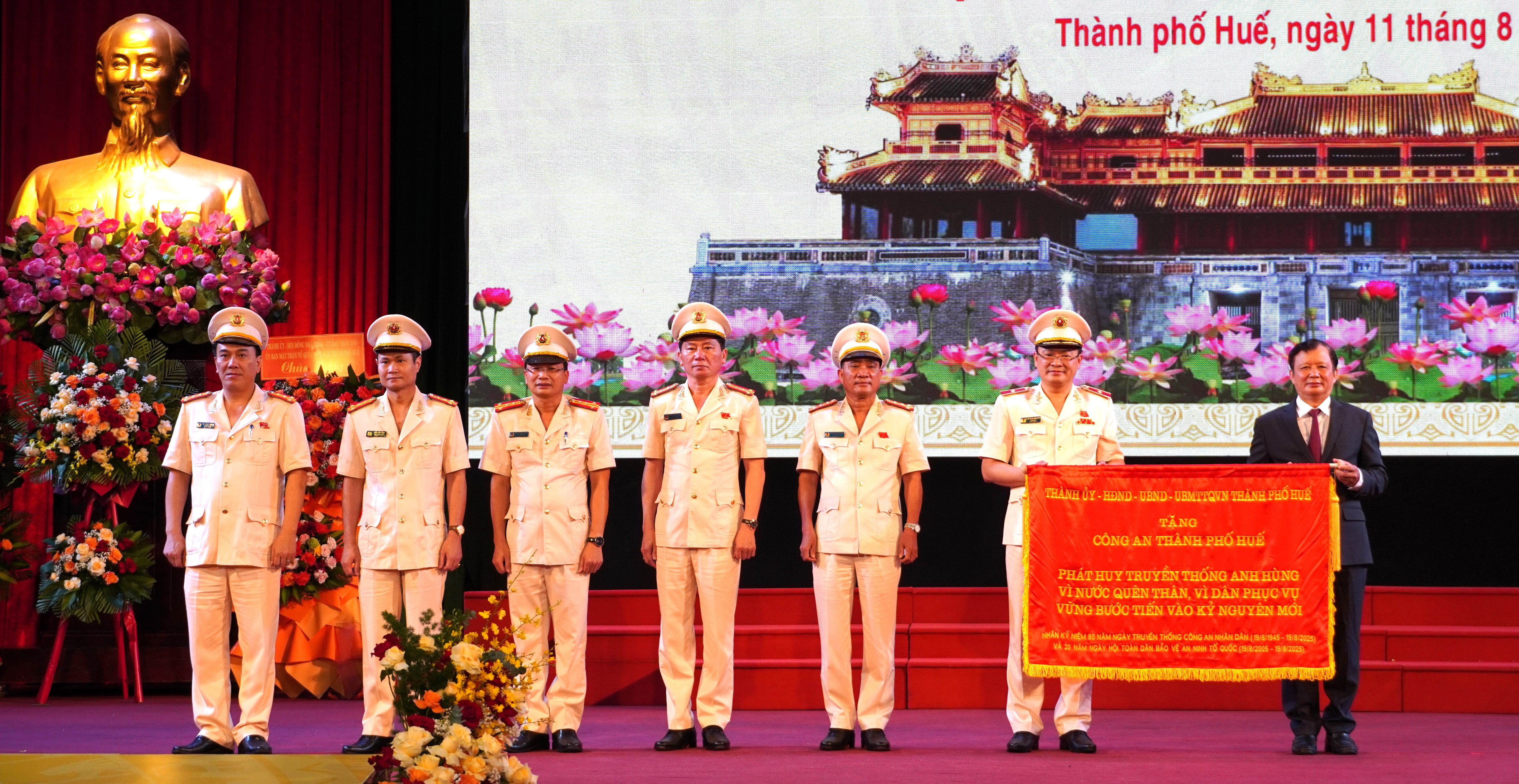 Phát huy truyền thống anh hùng, vững bước trong kỷ nguyên mới