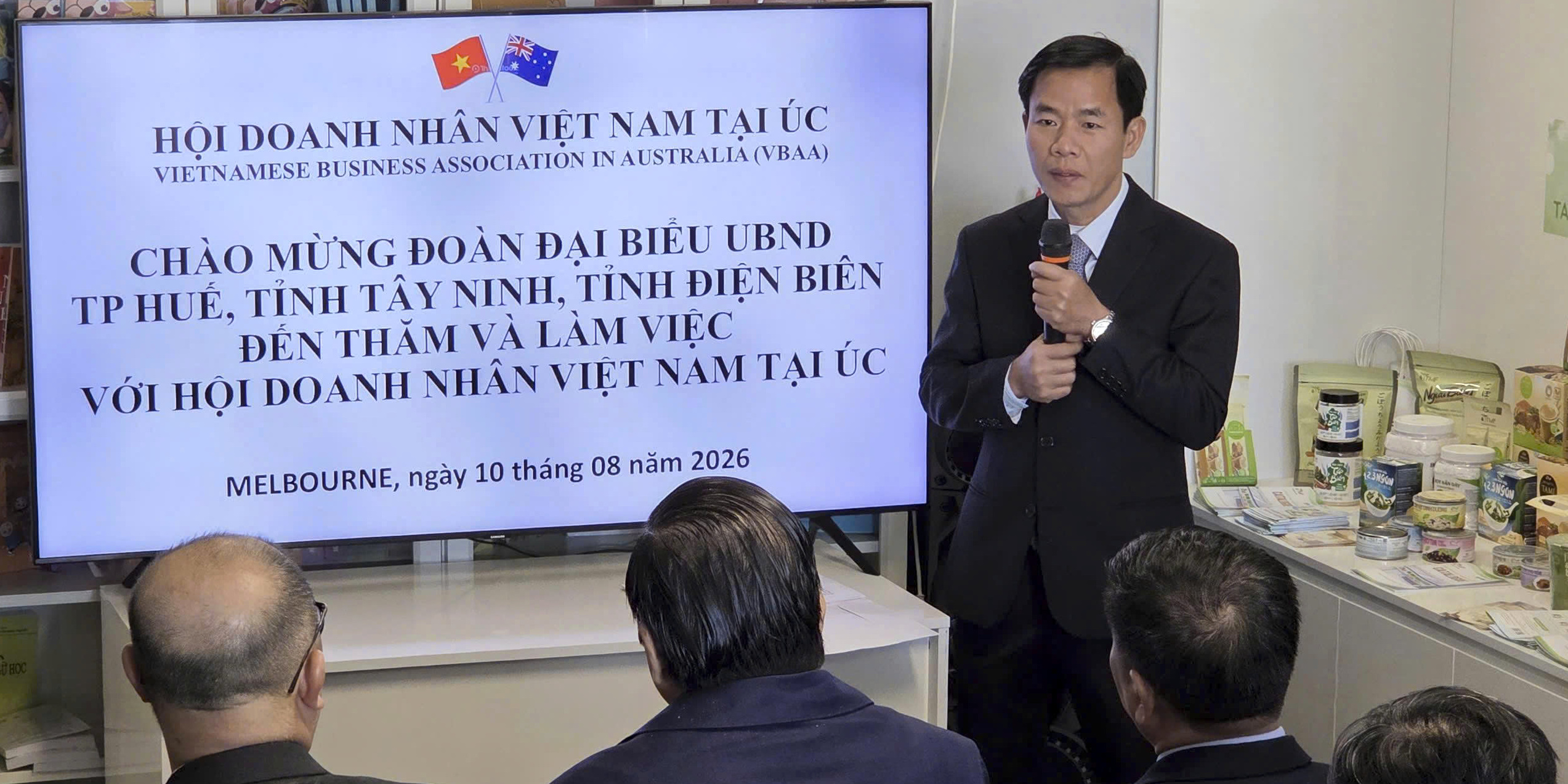 Lãnh đạo thành phố làm việc với Hội doanh nhân Việt Nam tại Úc và doanh nghiệp bang Victoria