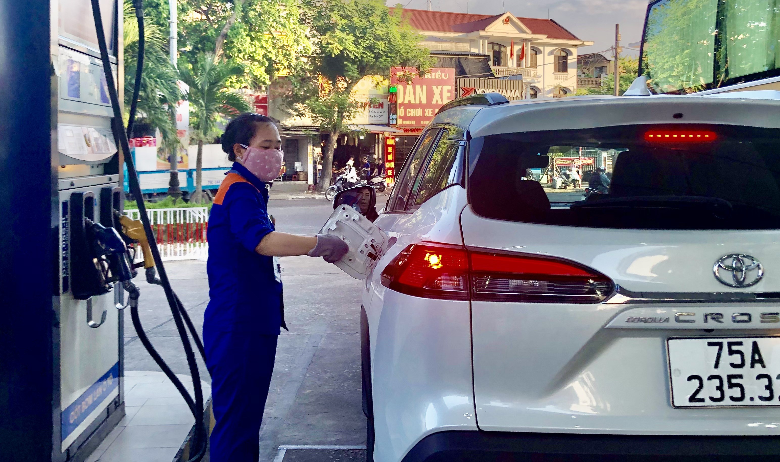 Giá xăng giảm sau 2 lần tăng liên tiếp