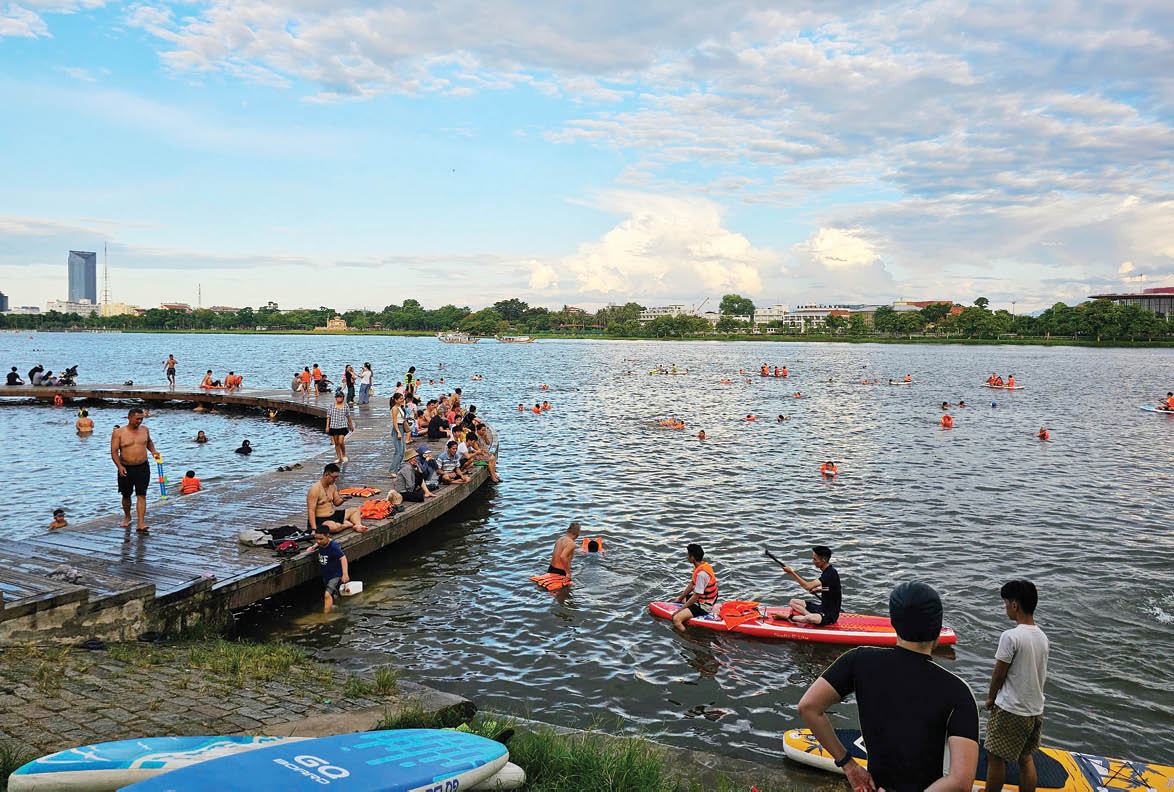 Tắm ở sông Hương Không chủ quan để đề phòng đuối nước