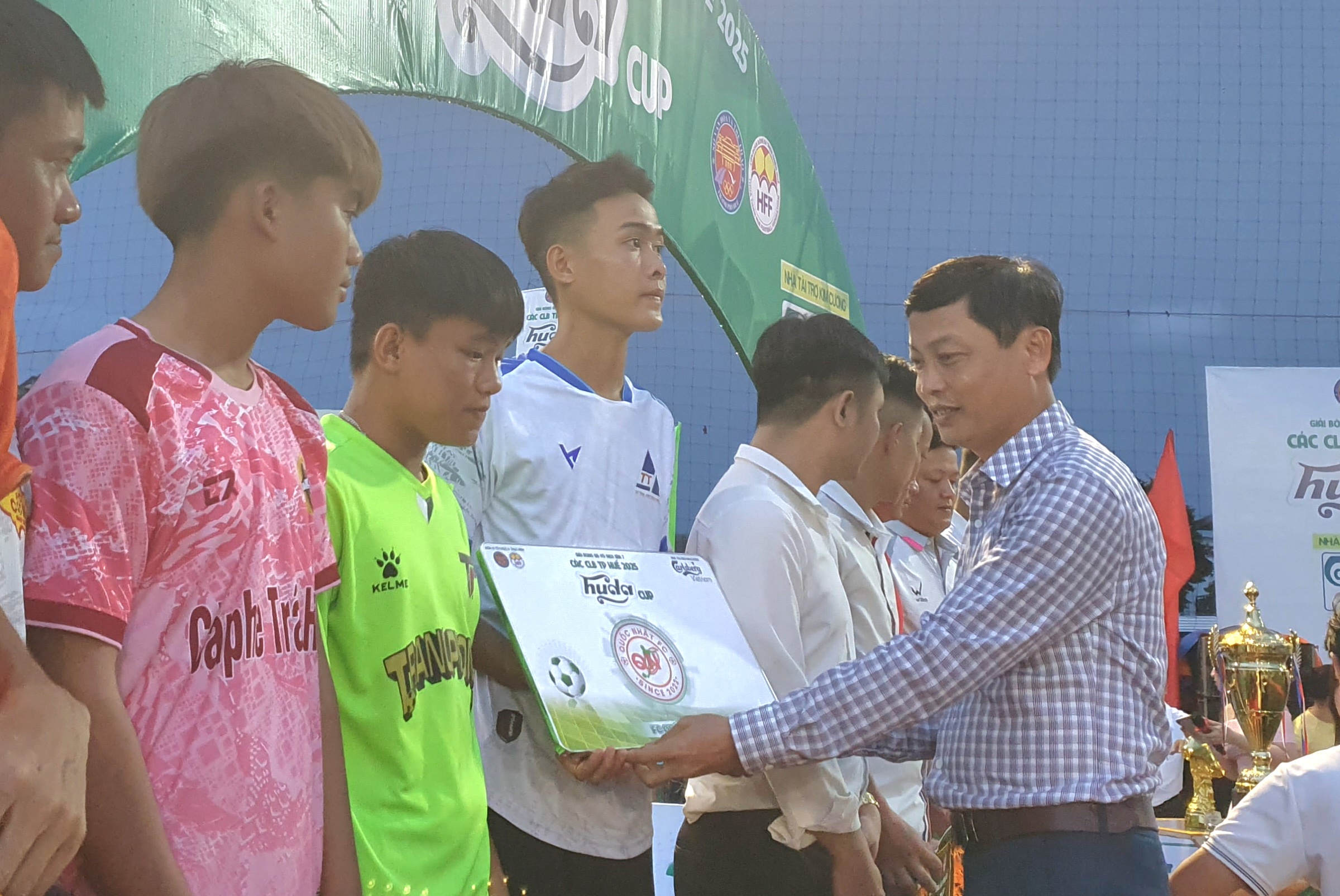 Huế lần đầu tổ chức giải bóng đá sân 7 các câu lạc bộ thành phố