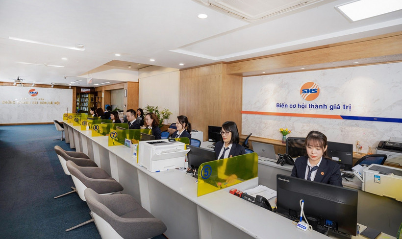 VN-Index đứng trước áp lực điều chỉnh sau khi vượt qua mức đỉnh lịch sử