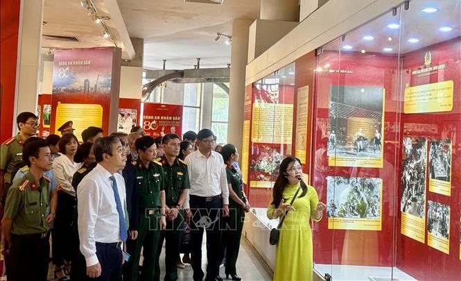 Khai mạc trưng bày chuyên đề Công an nhân dân - 80 năm khắc ghi lời Bác