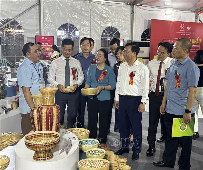 Hội chợ thương hiệu hàng xuất khẩu Việt Nam năm 2025