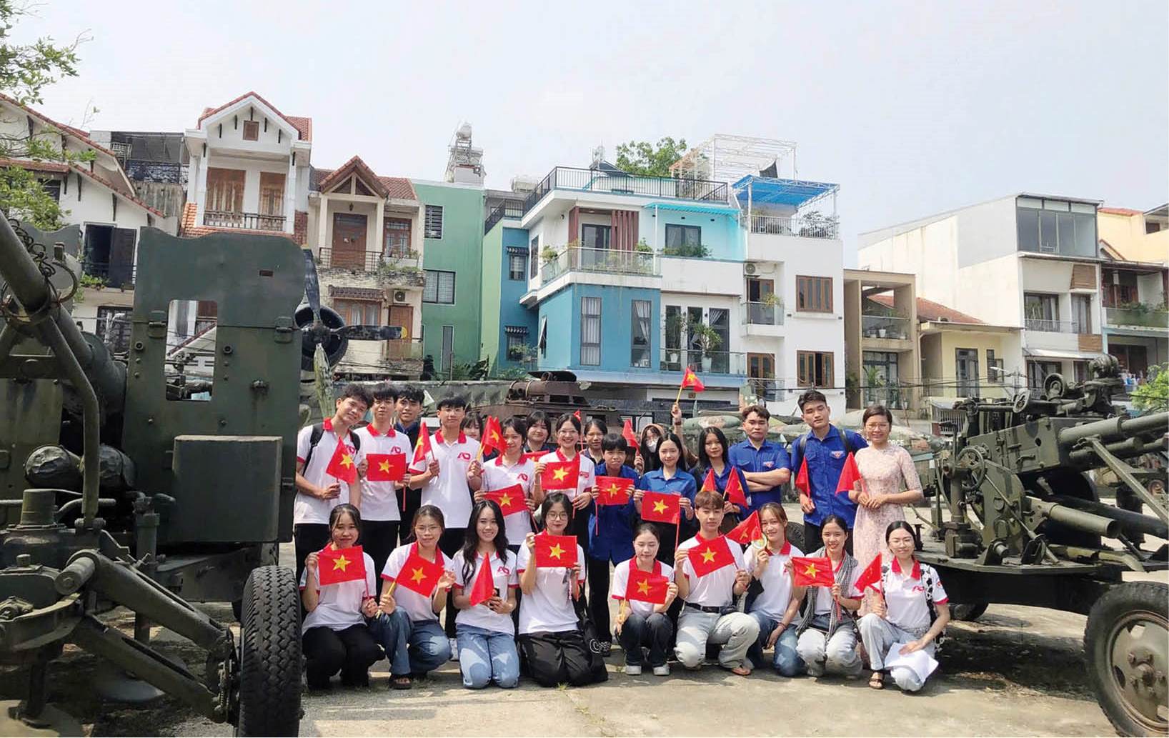 Địa điểm mới vẫn gặp khó trong trưng bày