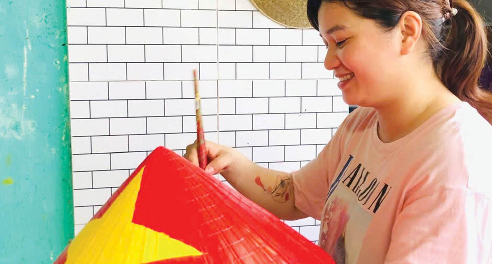 “Múa” cọ trên nón lá